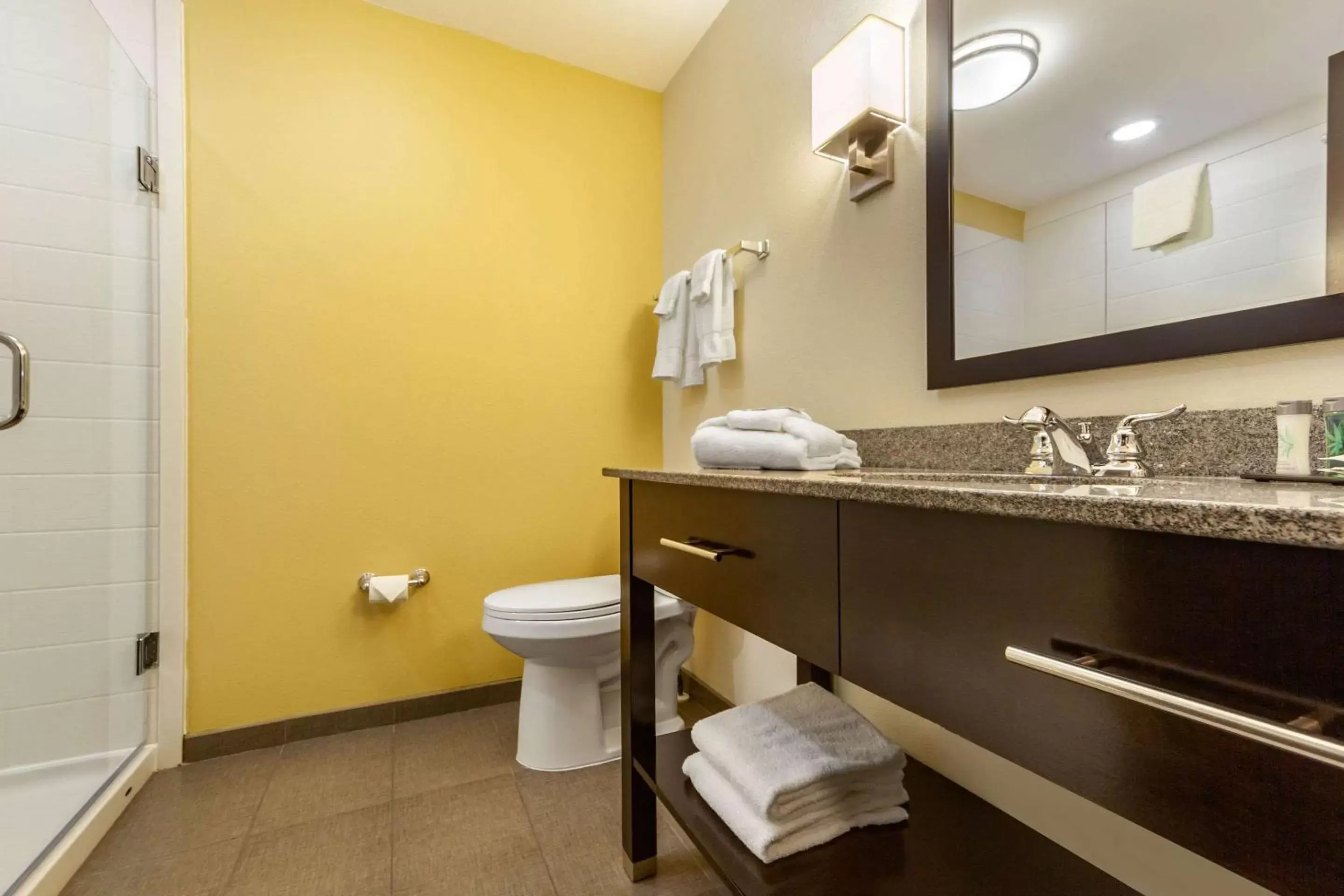 Bathroom in Sleep Inn & Suites Fargo Medical Center