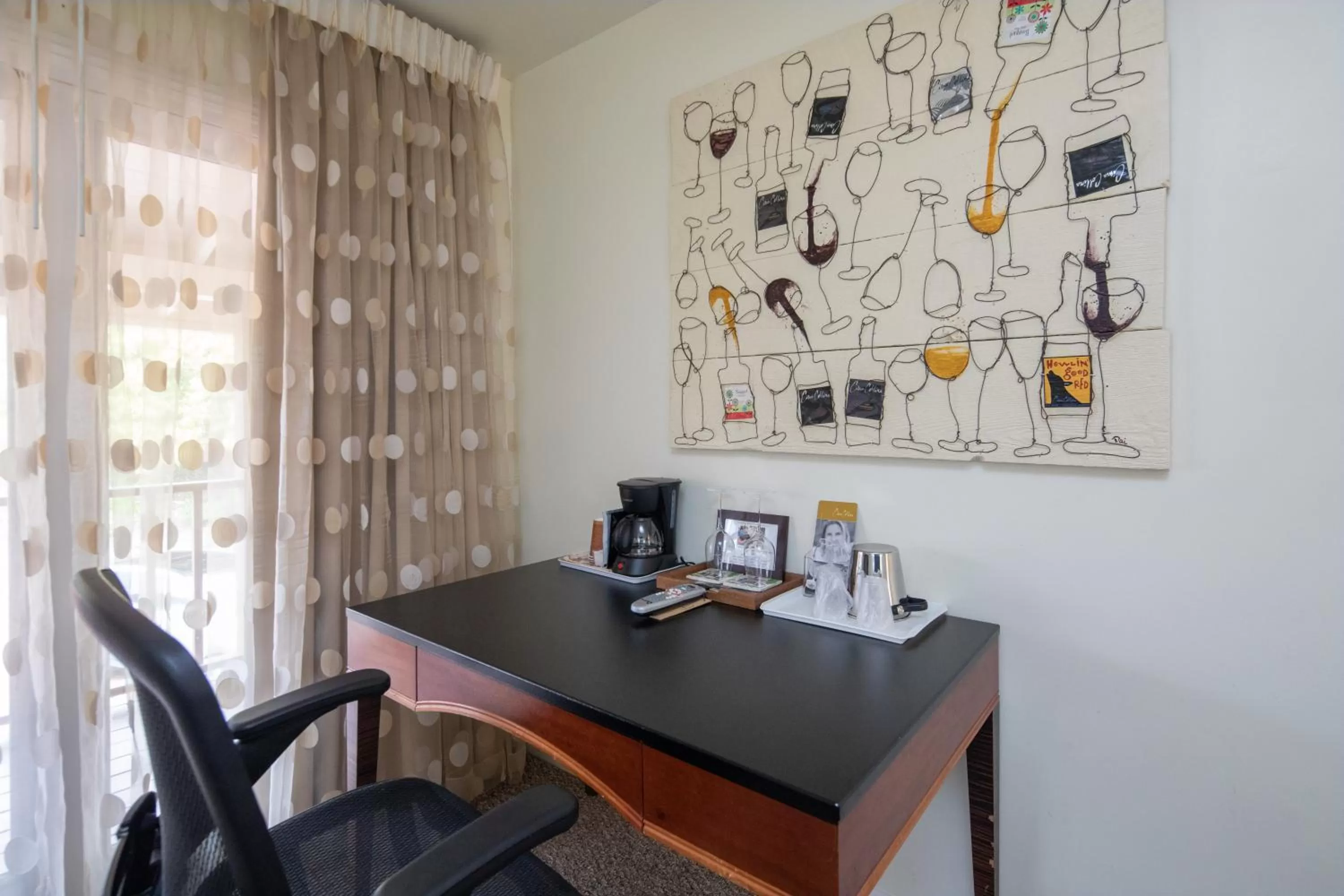 hair dresser in The Vendange Carmel Inn & Suites