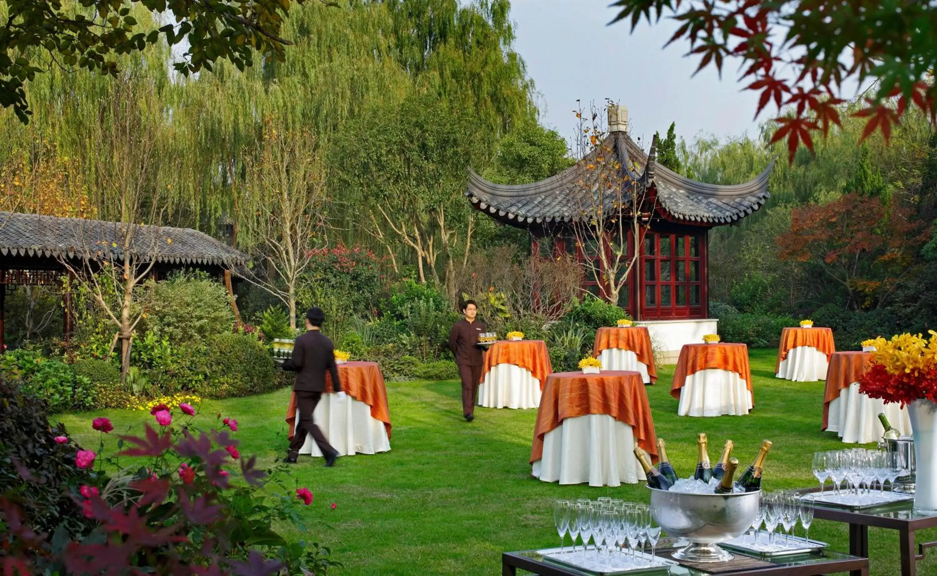 Garden, Banquet Facilities in Four Seasons Hotel Hangzhou at West Lake