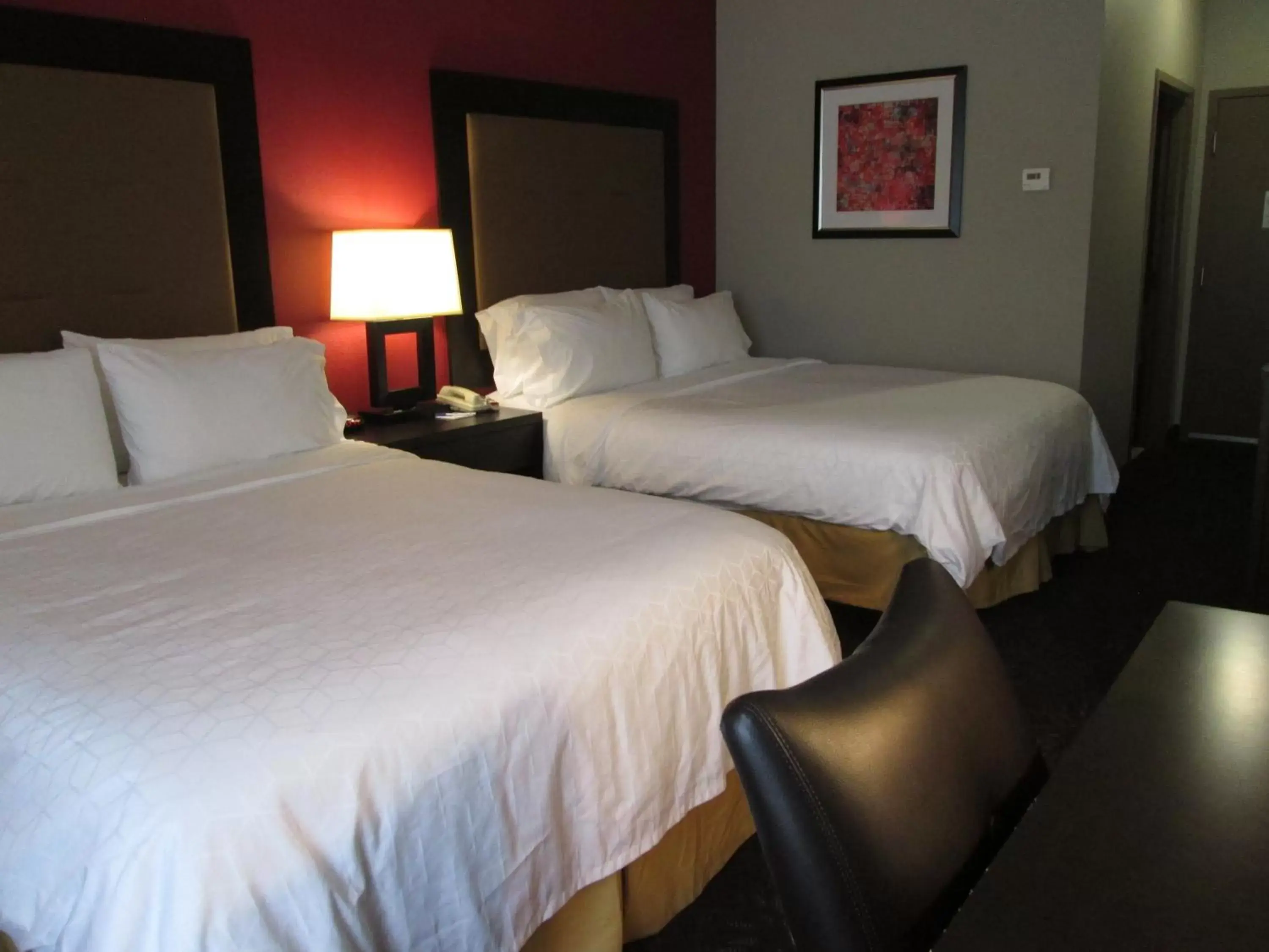 Photo of the whole room, Bed in Holiday Inn Express Cloverdale - Greencastle, an IHG Hotel