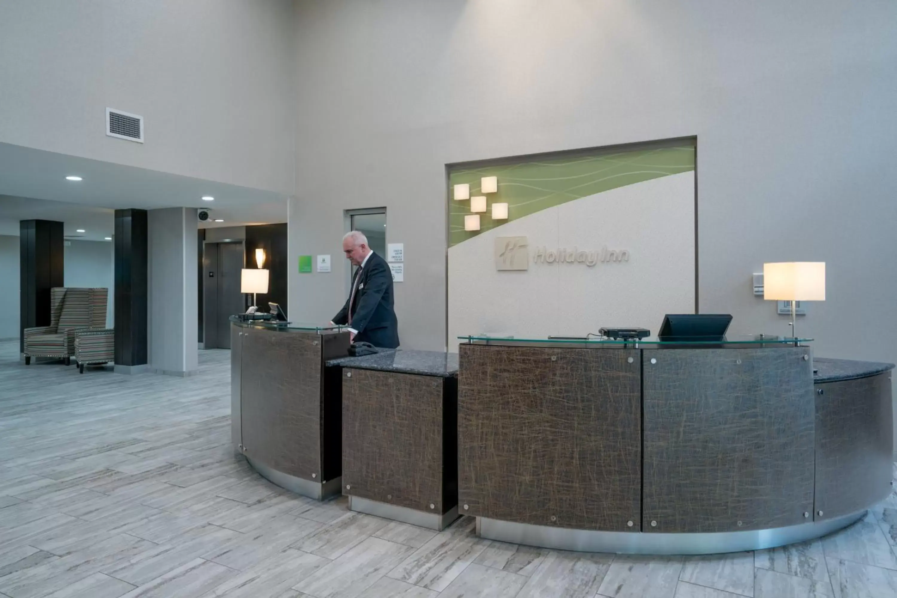 Property building in Holiday Inn Atlanta/Roswell by IHG Property building in Holiday Inn Atlanta/Roswell by IHG