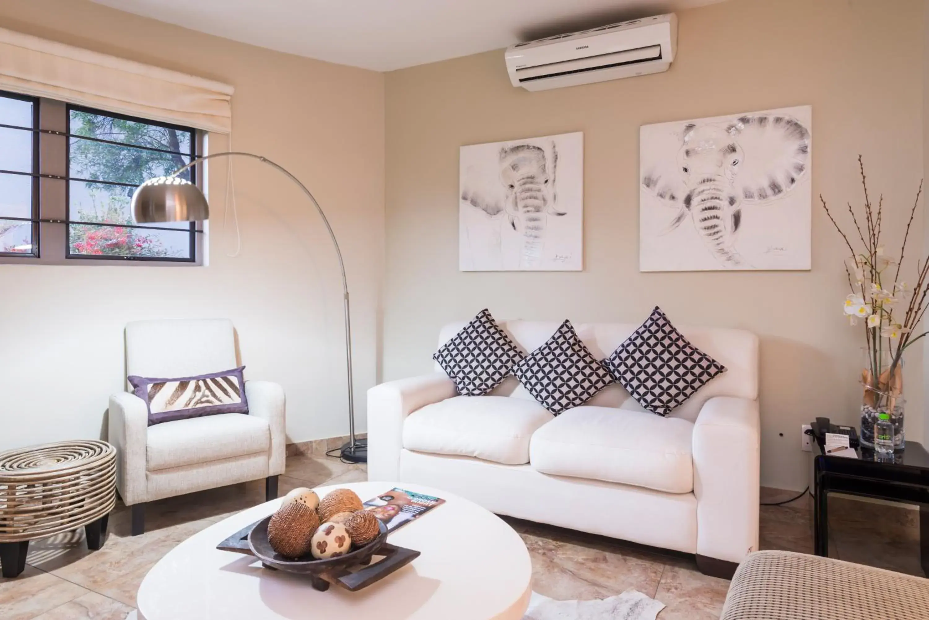 Living room, Seating Area in aha Kopanong Hotel & Conference Centre