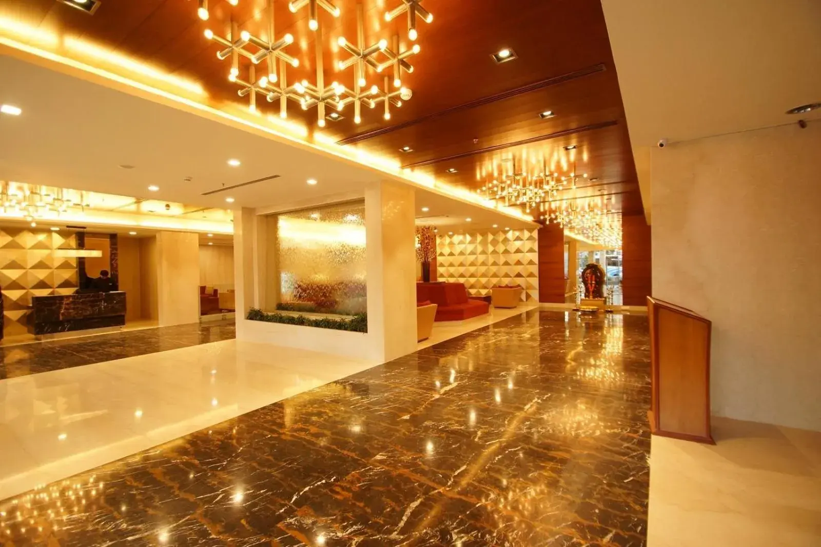 Lobby/Reception in Dolphin Hotel