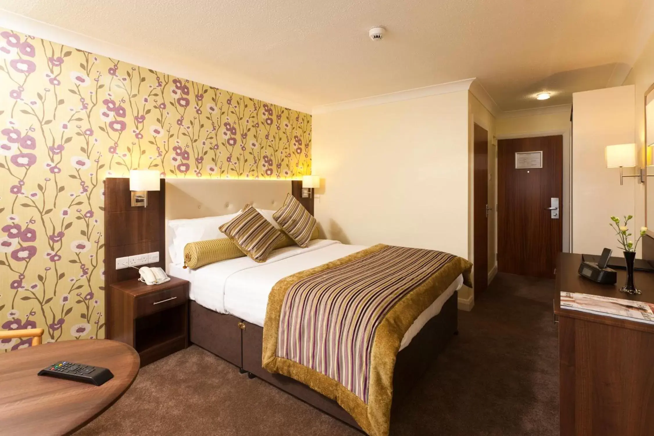 Bedroom, Bed in Best Western Plus White Horse Hotel