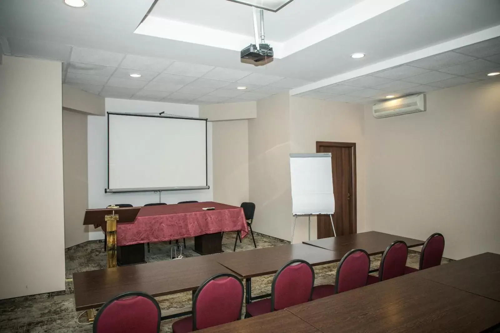 Business facilities, Business Area/Conference Room in Hotel Megalos