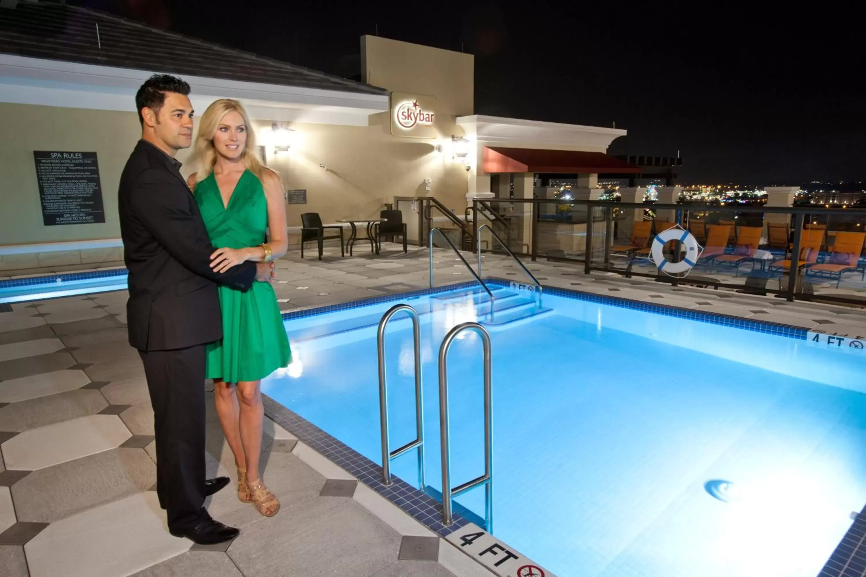 Pool view, Swimming Pool in Ramada Plaza by Wyndham Orlando Resort & Suites Intl Drive