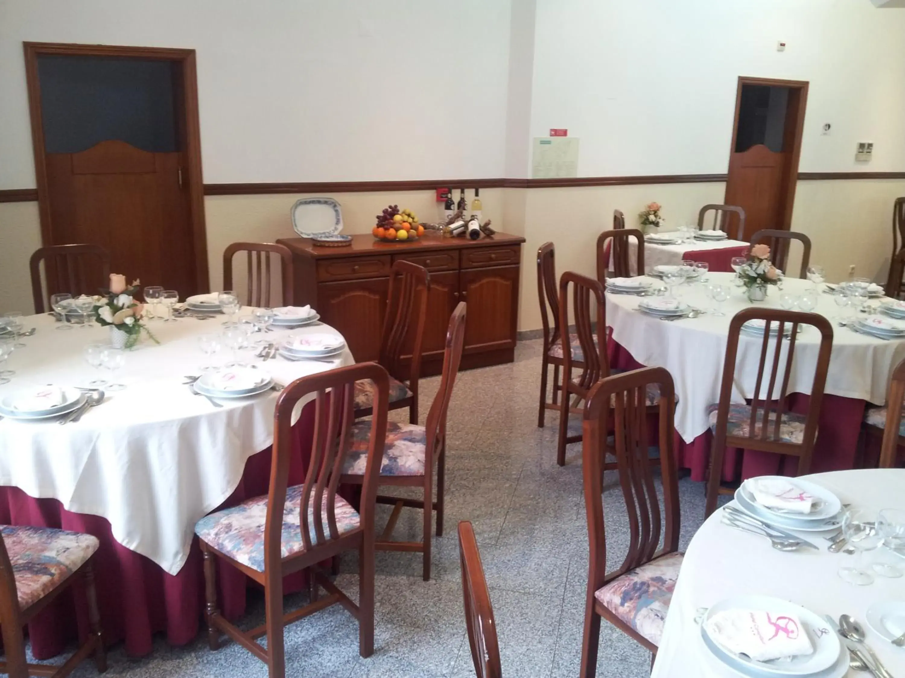 Restaurant/places to eat in Hotel Comendador Restaurant/places to eat in Hotel Comendador