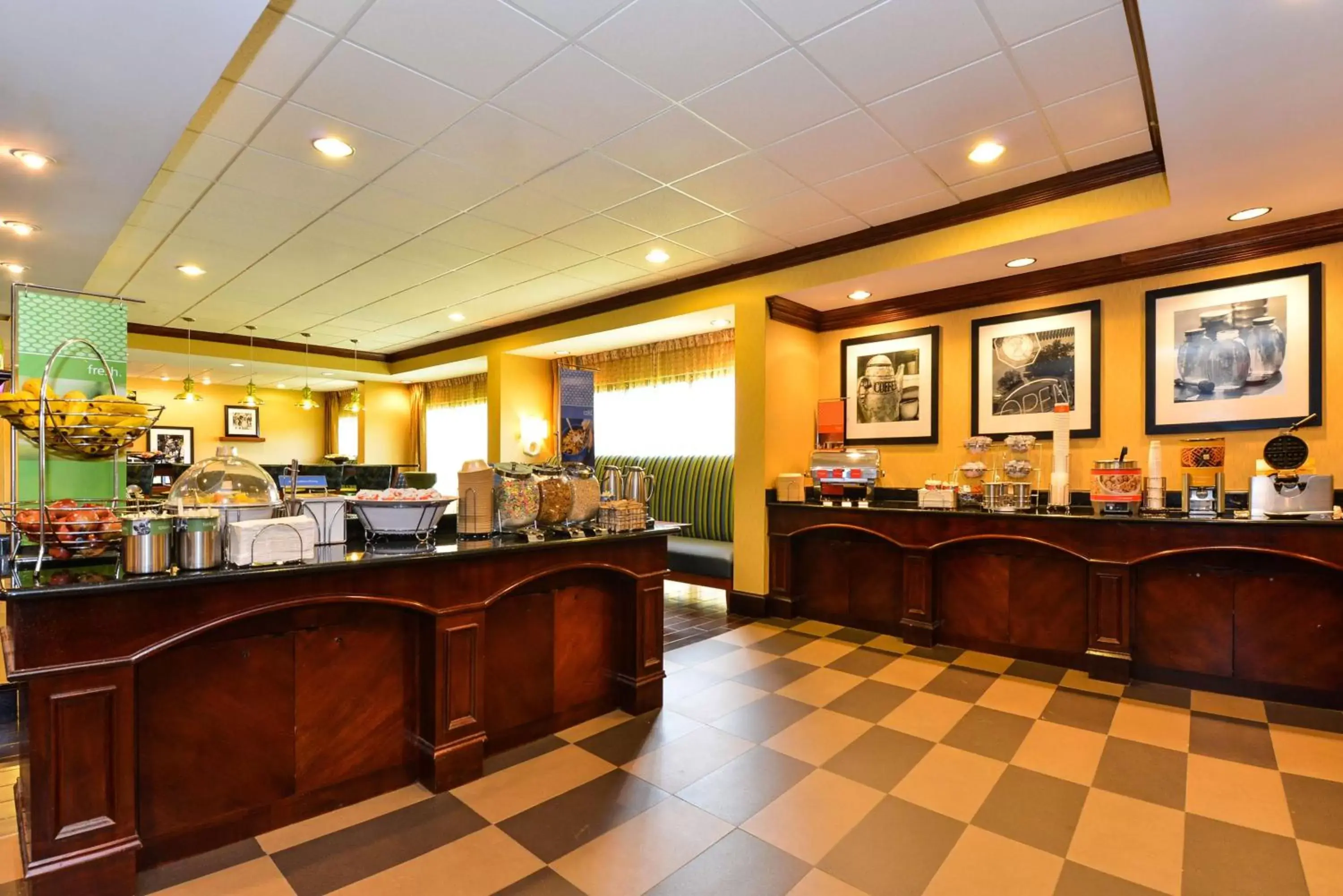 Dining area, Lobby/Reception in Hampton Inn By Hilton Petersburg-Ft. Lee