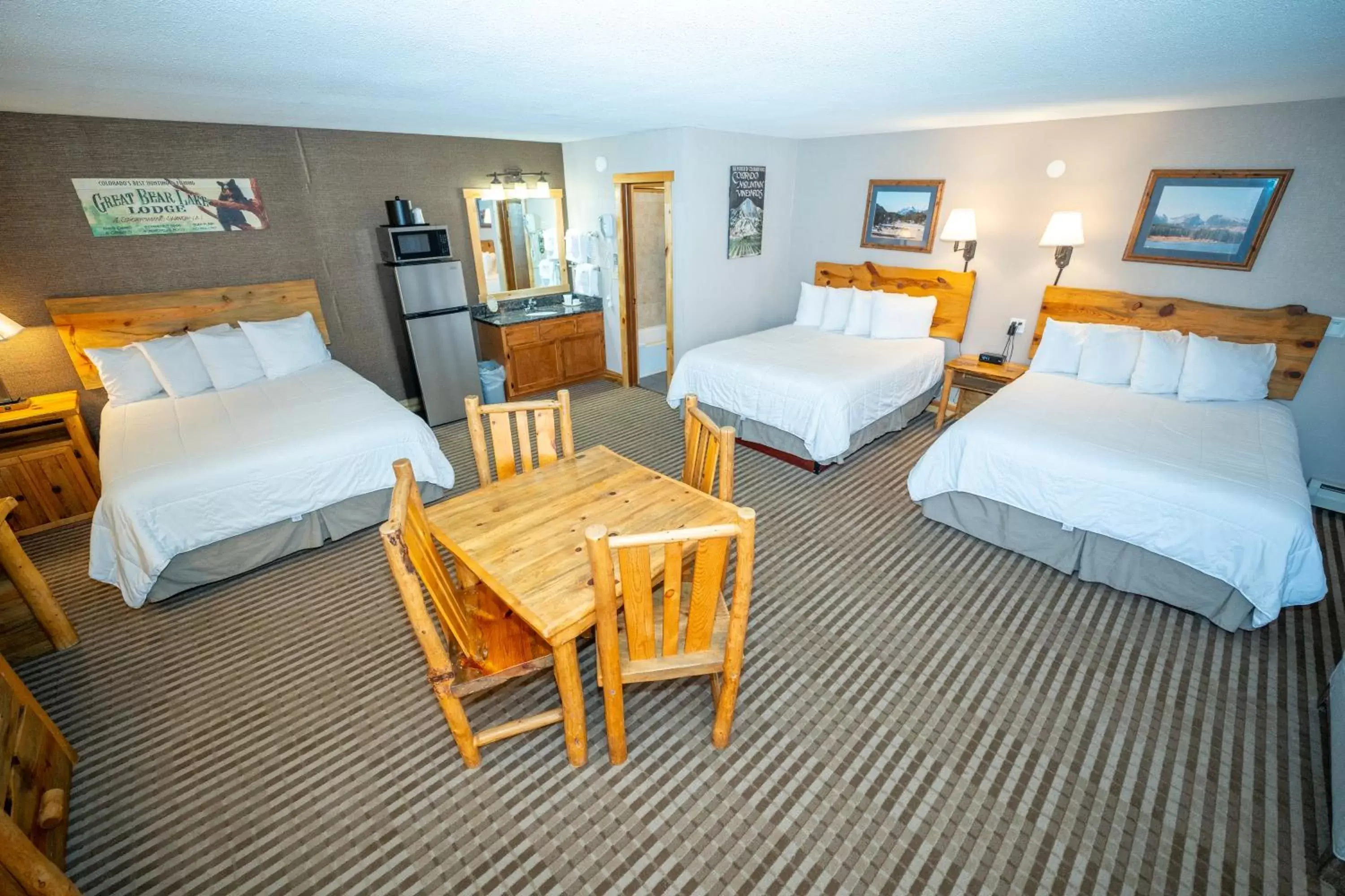 3 Queen Room - Non-Pet Friendly in Hotel Estes 3 Queen Room - Non-Pet Friendly in Hotel Estes
