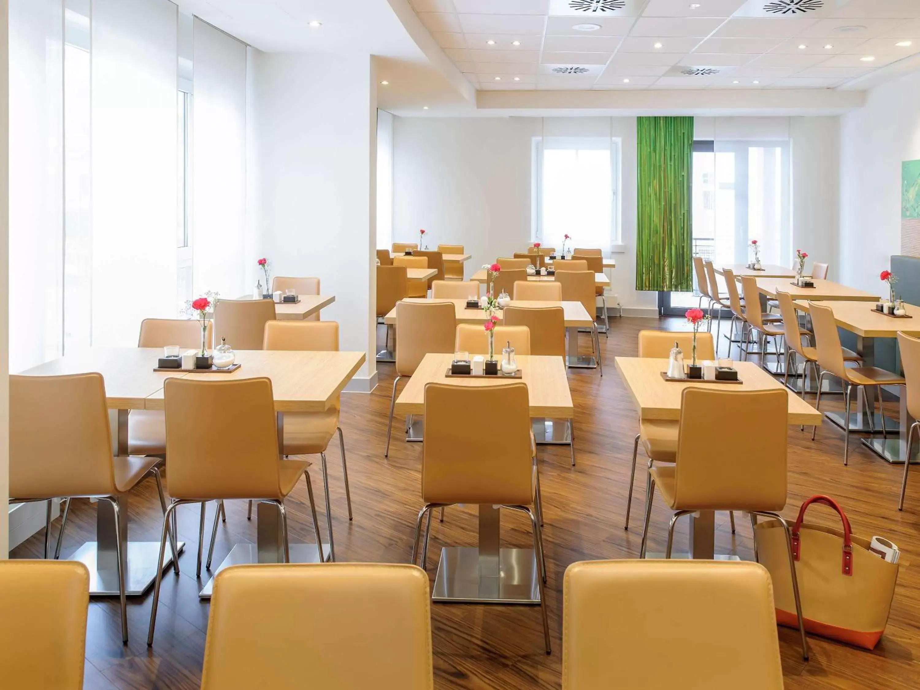 Restaurant/Places to Eat in ibis Jena City