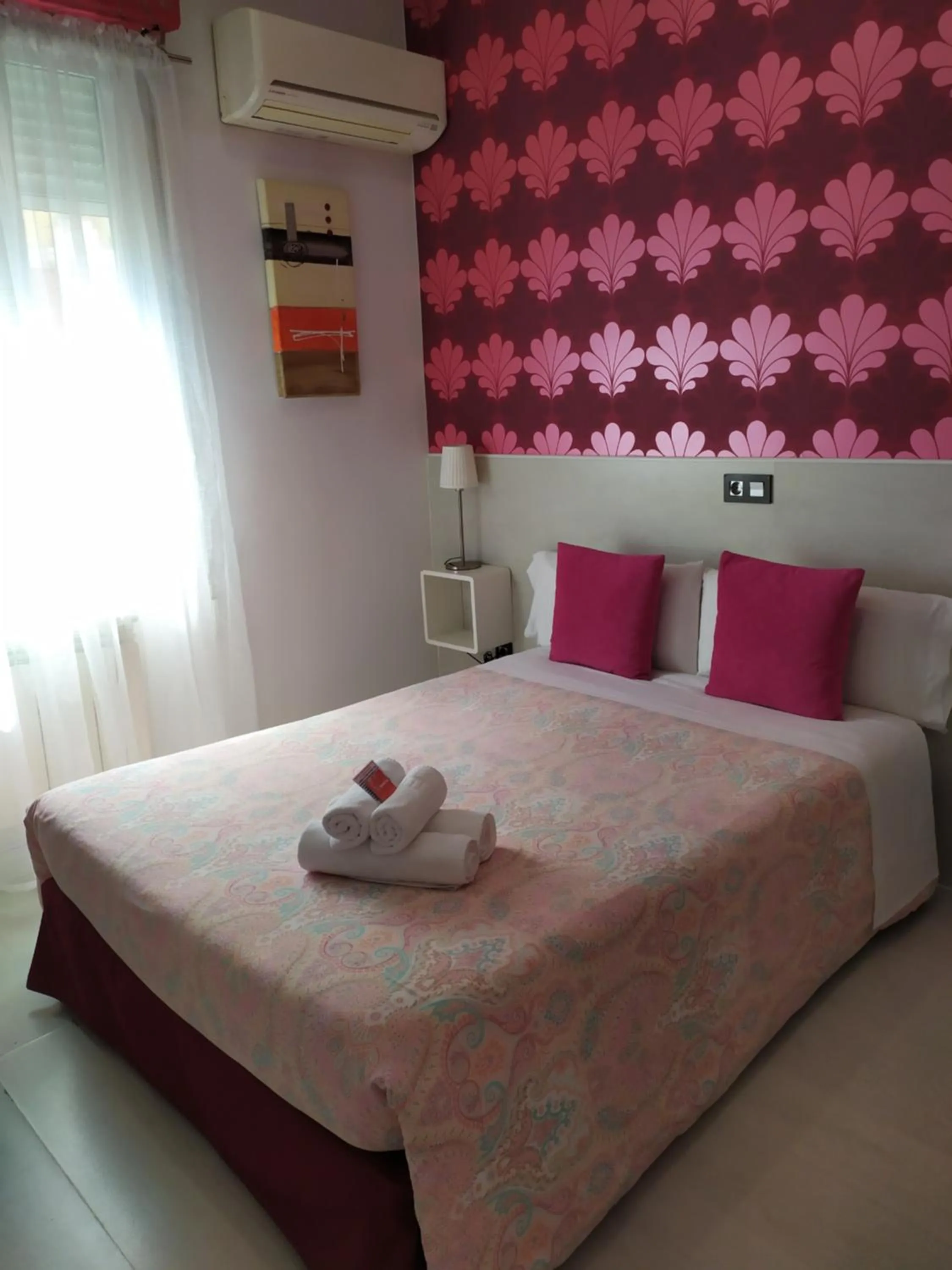 Bed in Hostal Inn Madrid