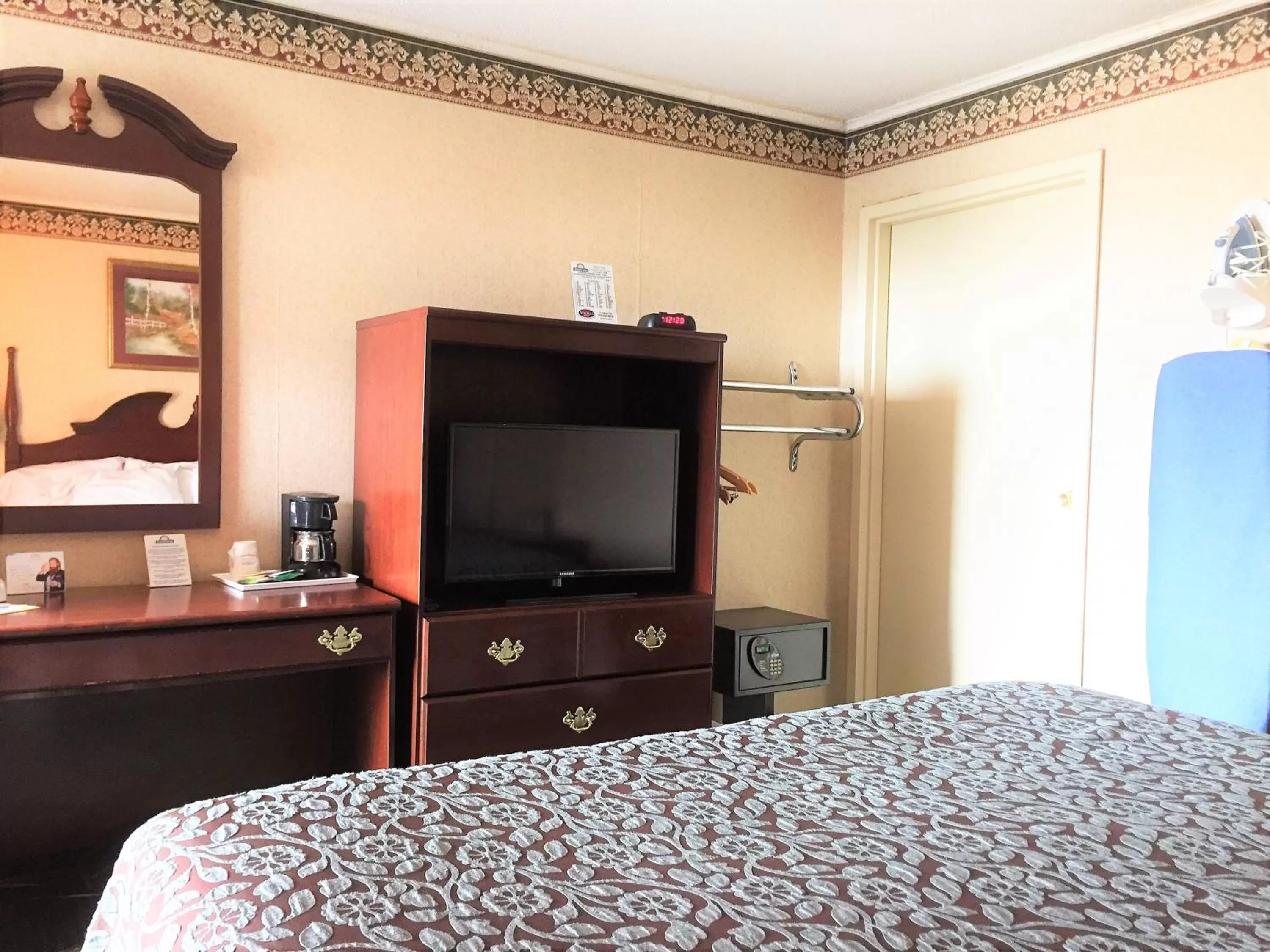 Bed in Days Inn by Wyndham Tannersville