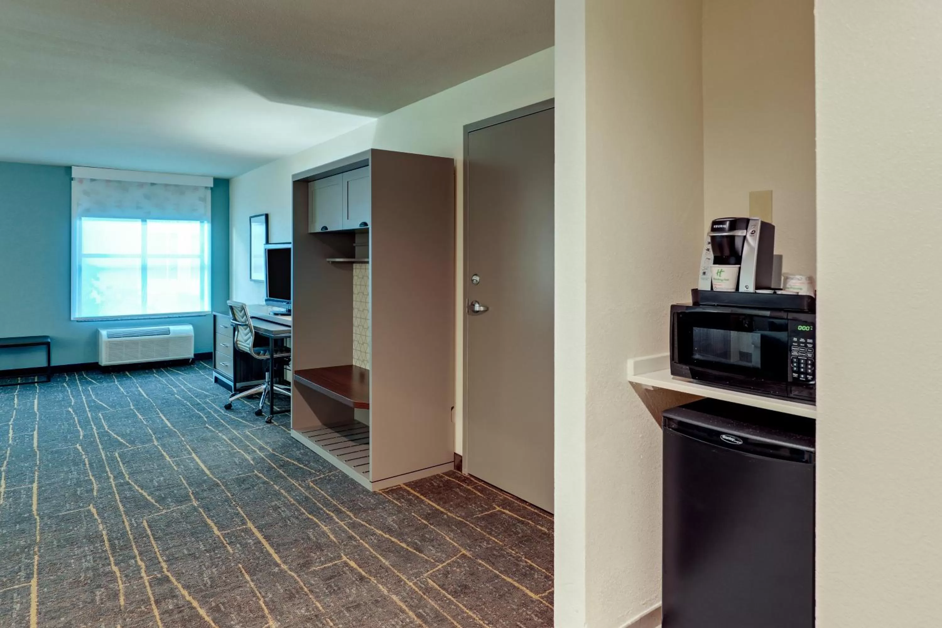 minibar in Holiday Inn Mobile Airport by IHG