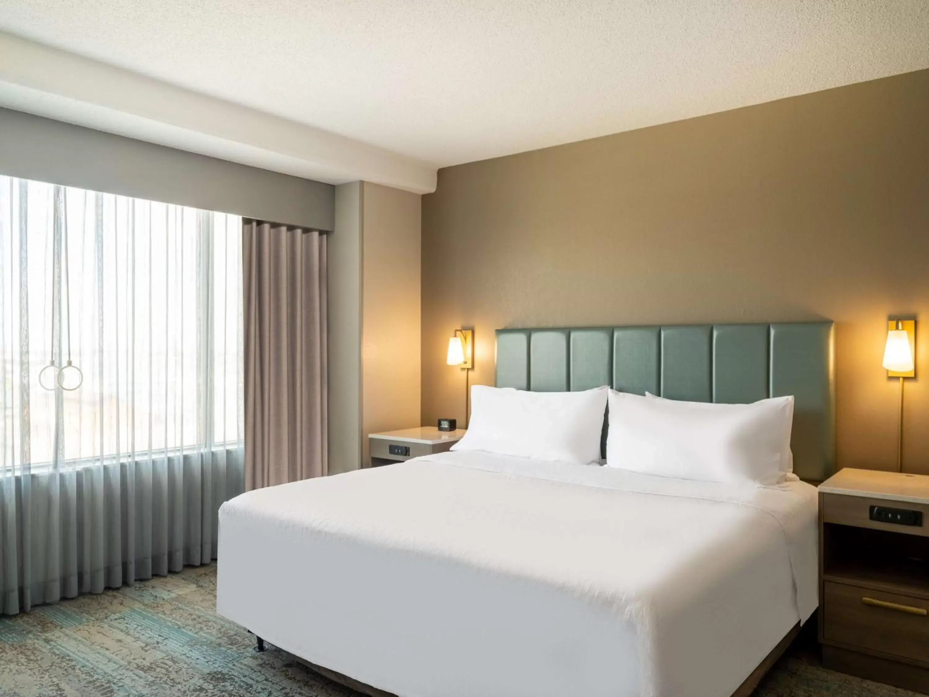 Bed in Homewood Suites By Hilton Toledo Downtown