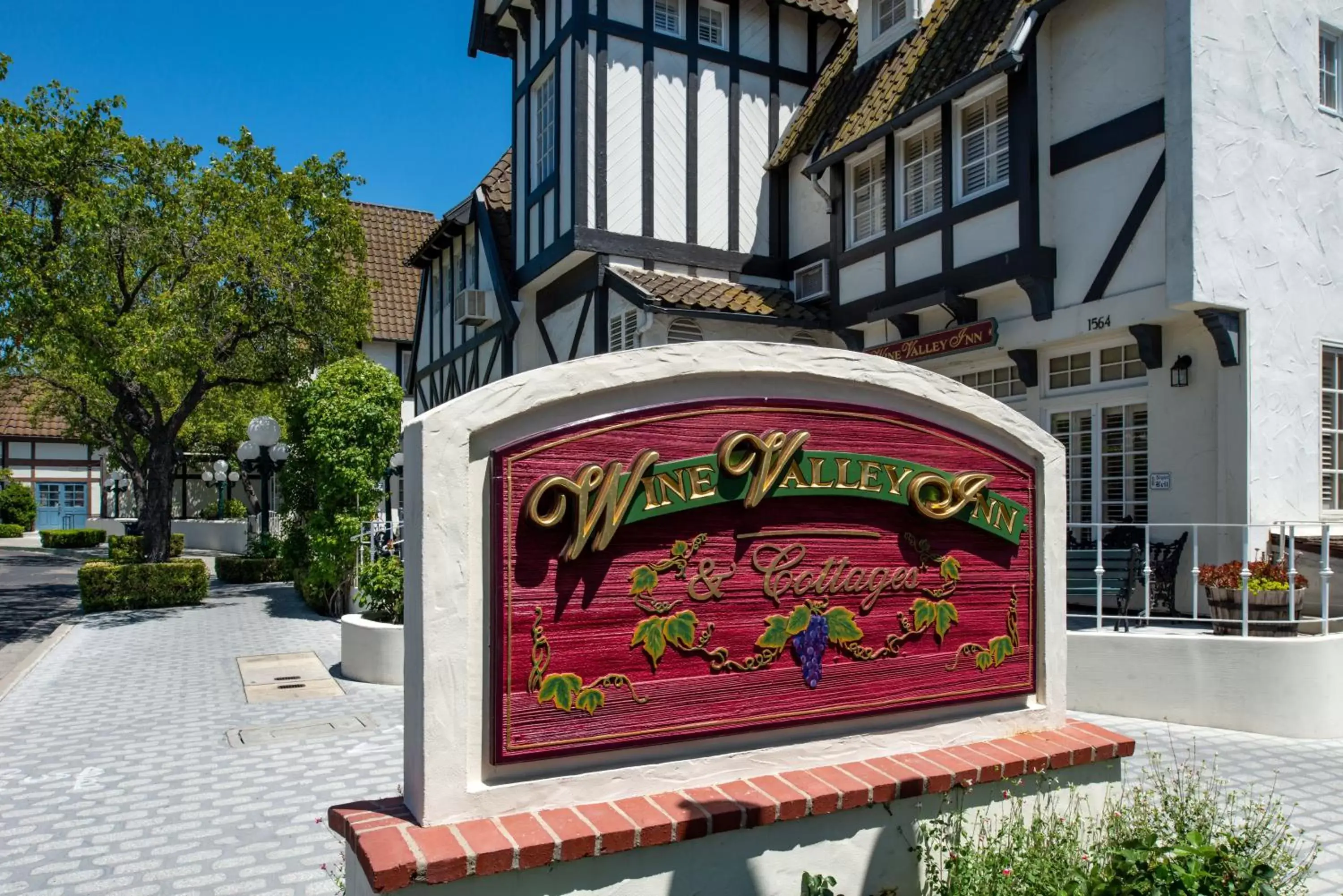 Facade/entrance, Property Building in Wine Valley Inn