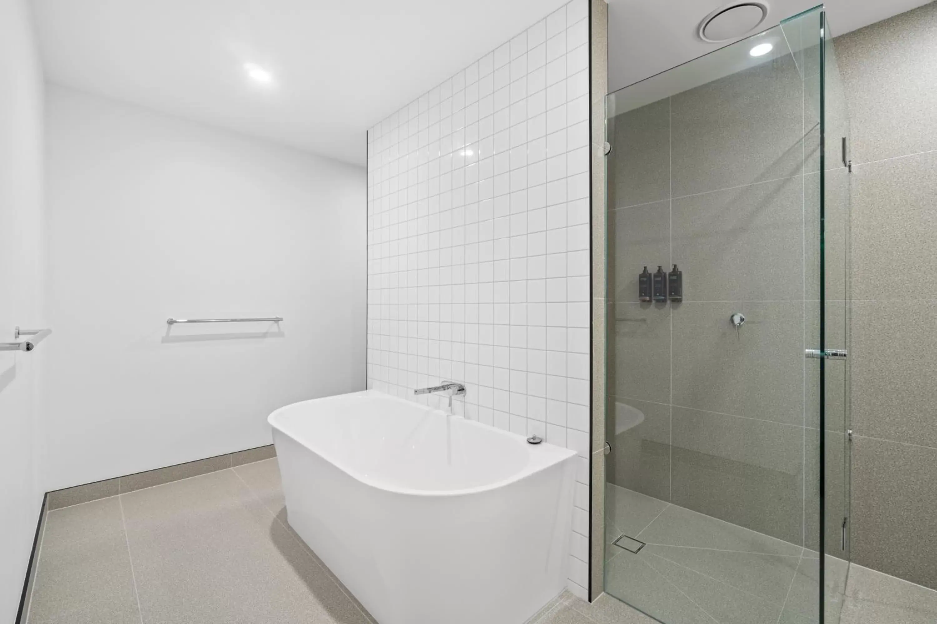 Shower, Bathroom in Mercure Pakenham