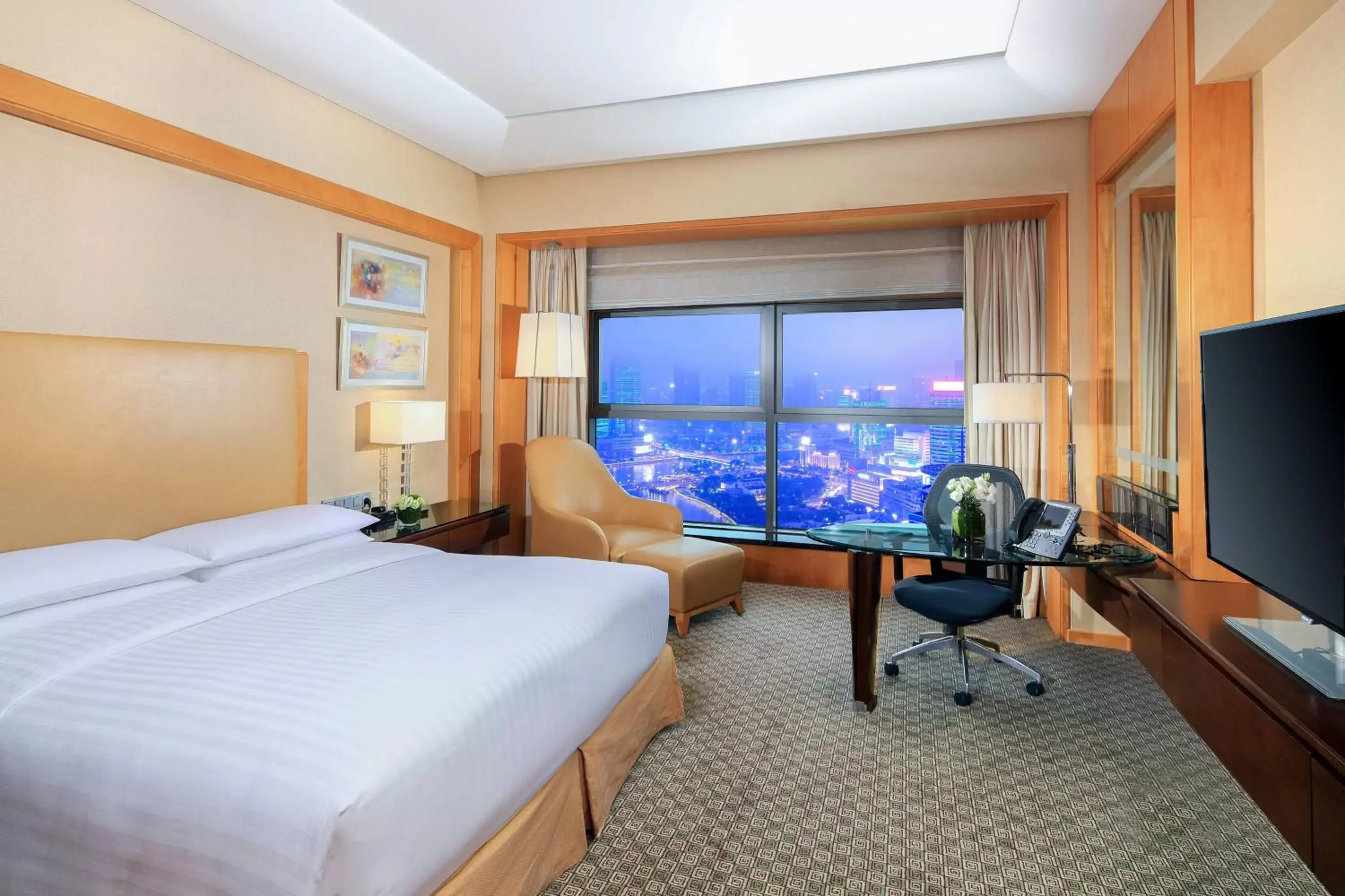 Photo of the whole room in Ningbo Marriott Hotel