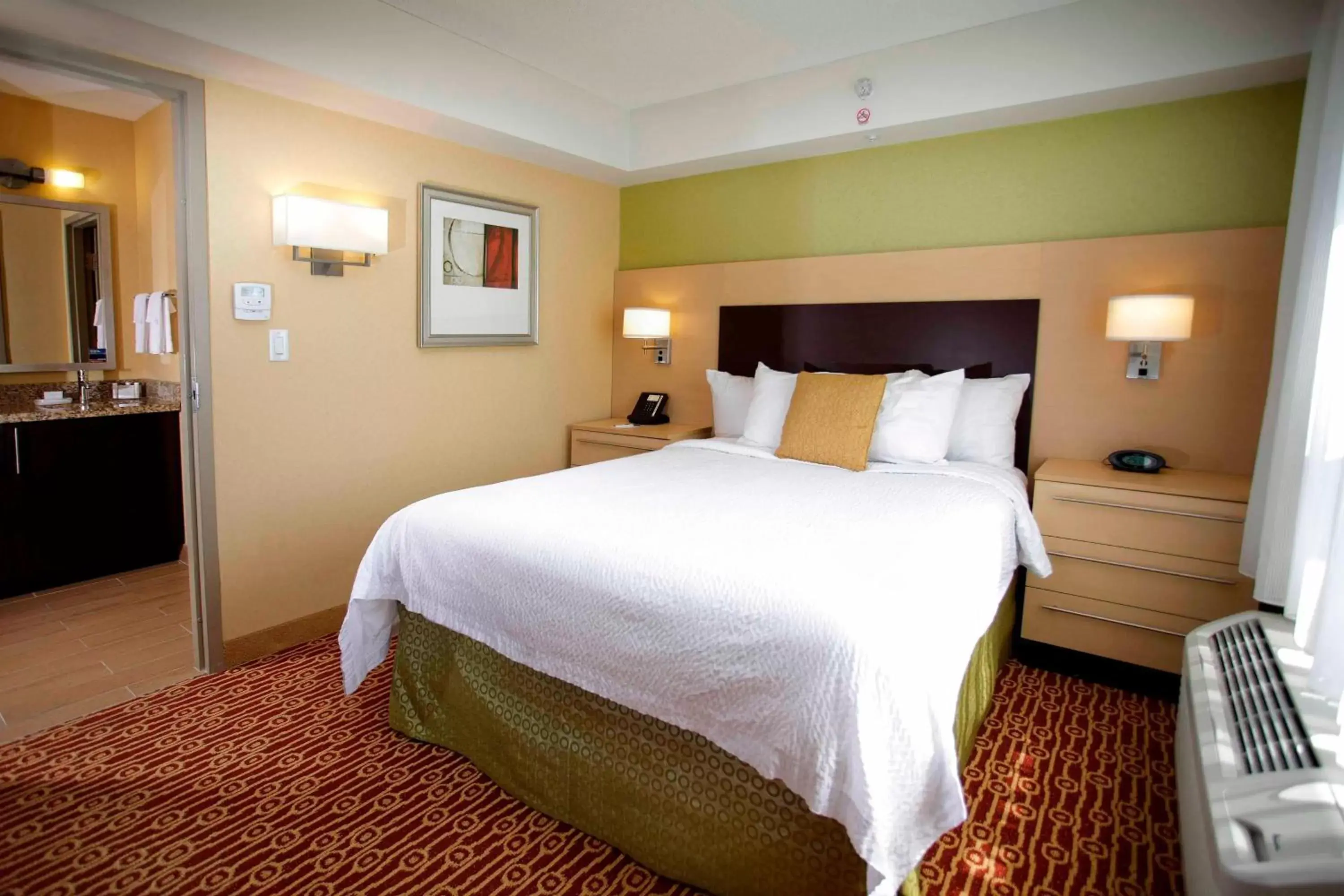 Bedroom, Bed in TownePlace Suites by Marriott Sudbury