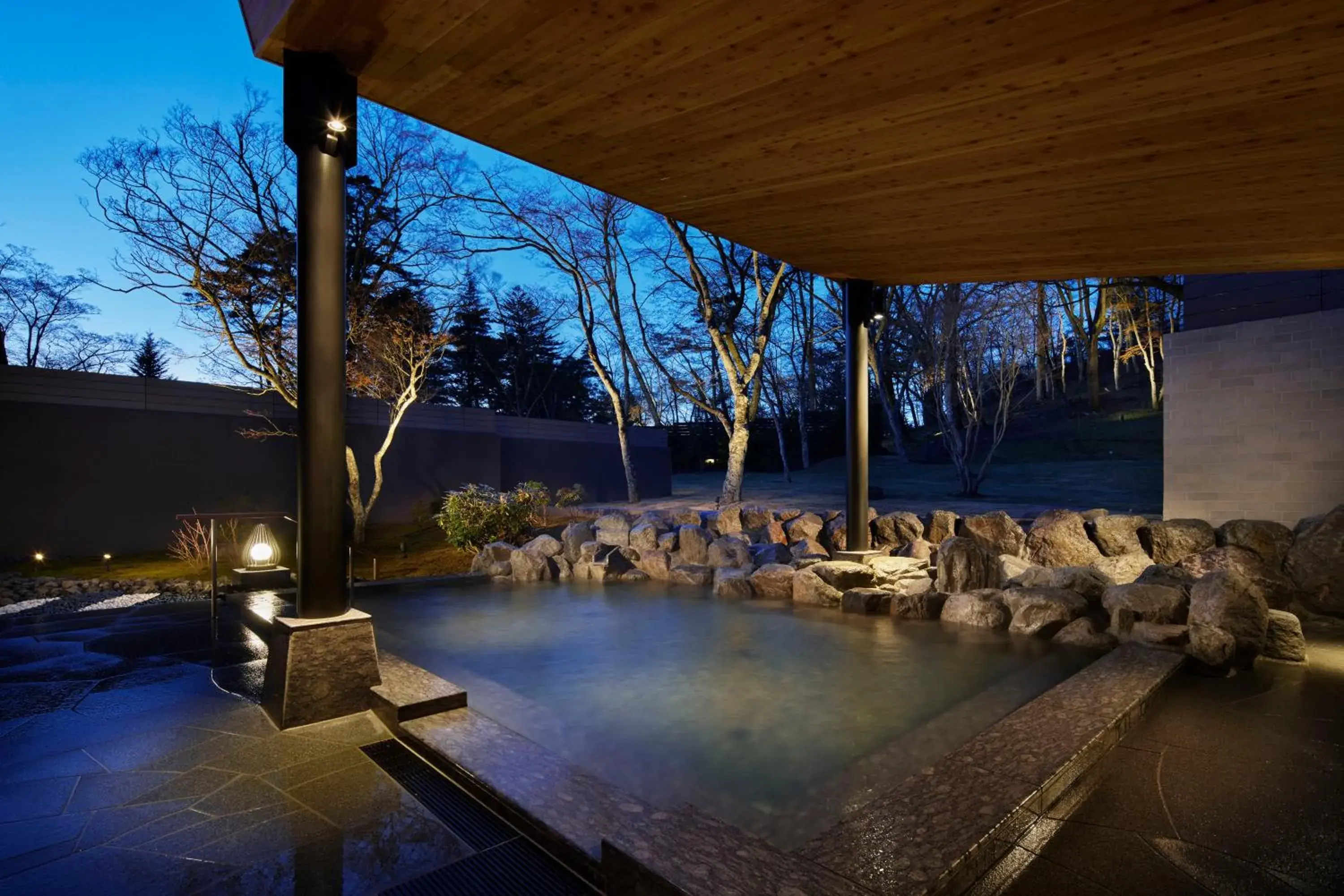 Open Air Bath, Swimming Pool in Karuizawa Prince Hotel West