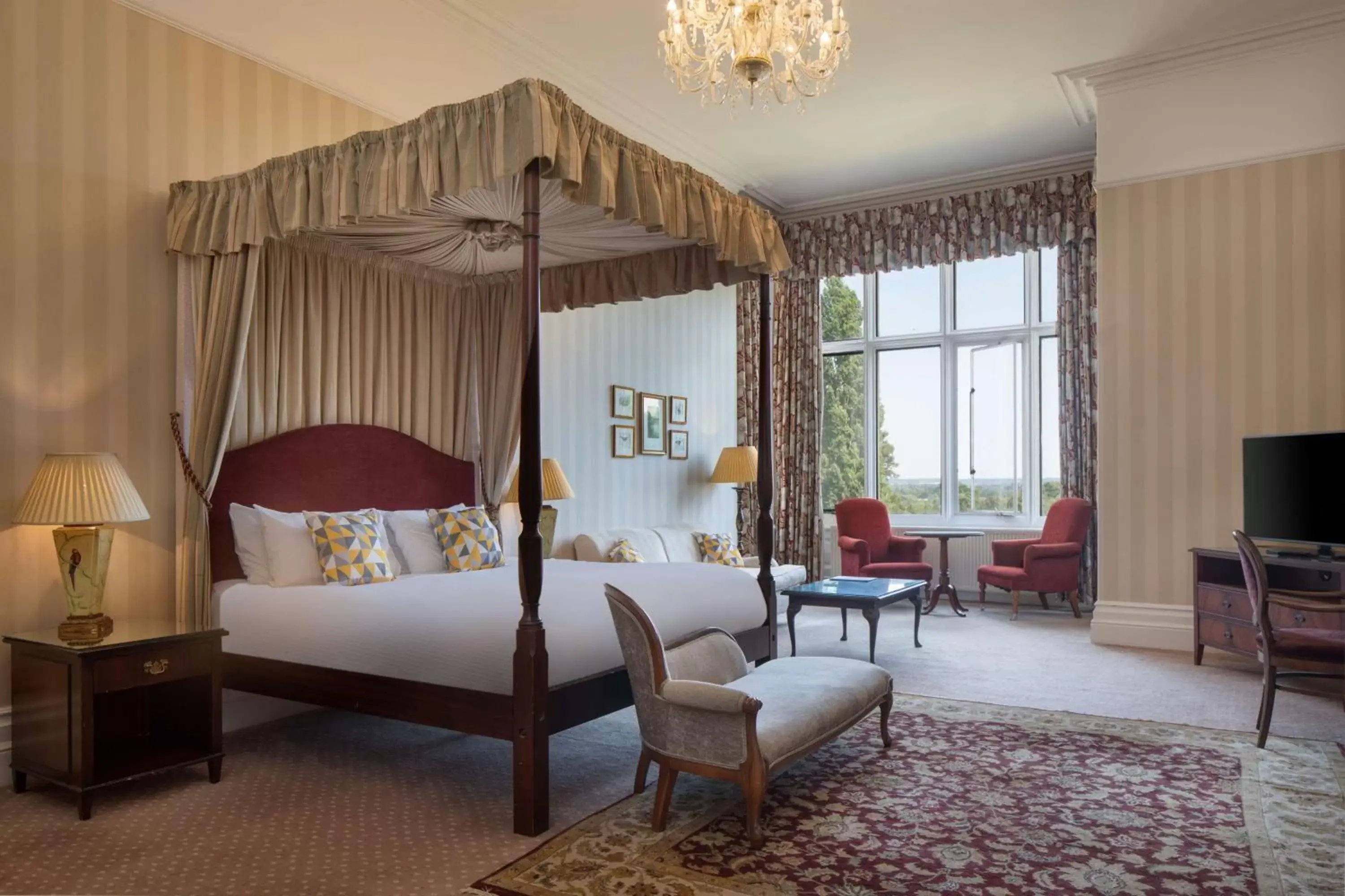 Bedroom, Seating Area in The Welcombe Golf & Spa Hotel