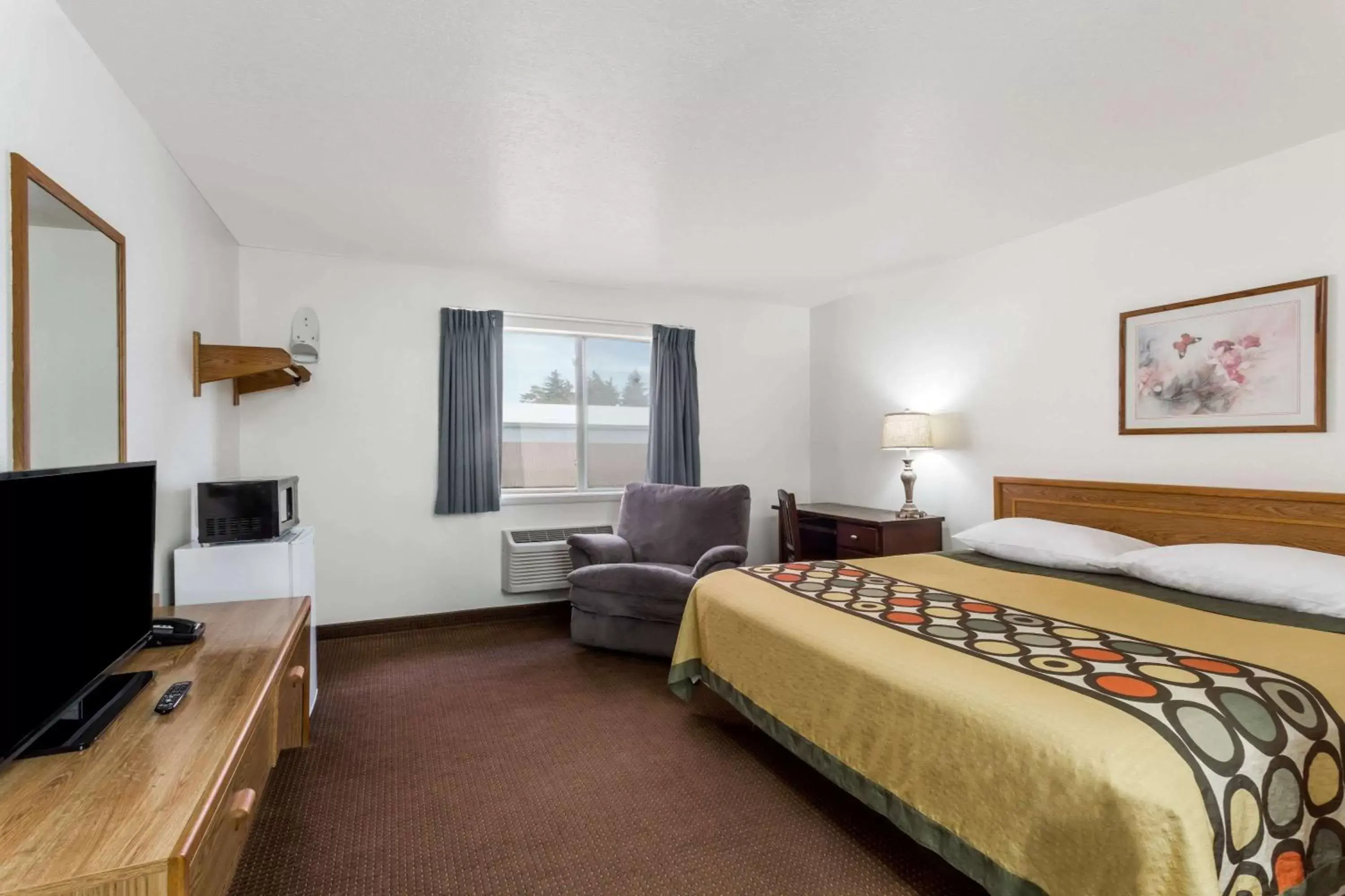 Photo of the whole room in Super 8 by Wyndham Rexburg