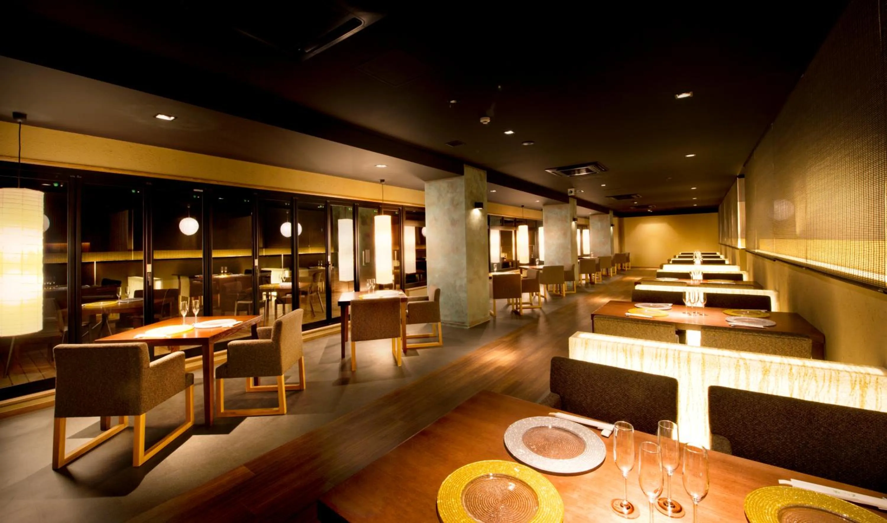 Restaurant/places to eat in Aura Tachibana