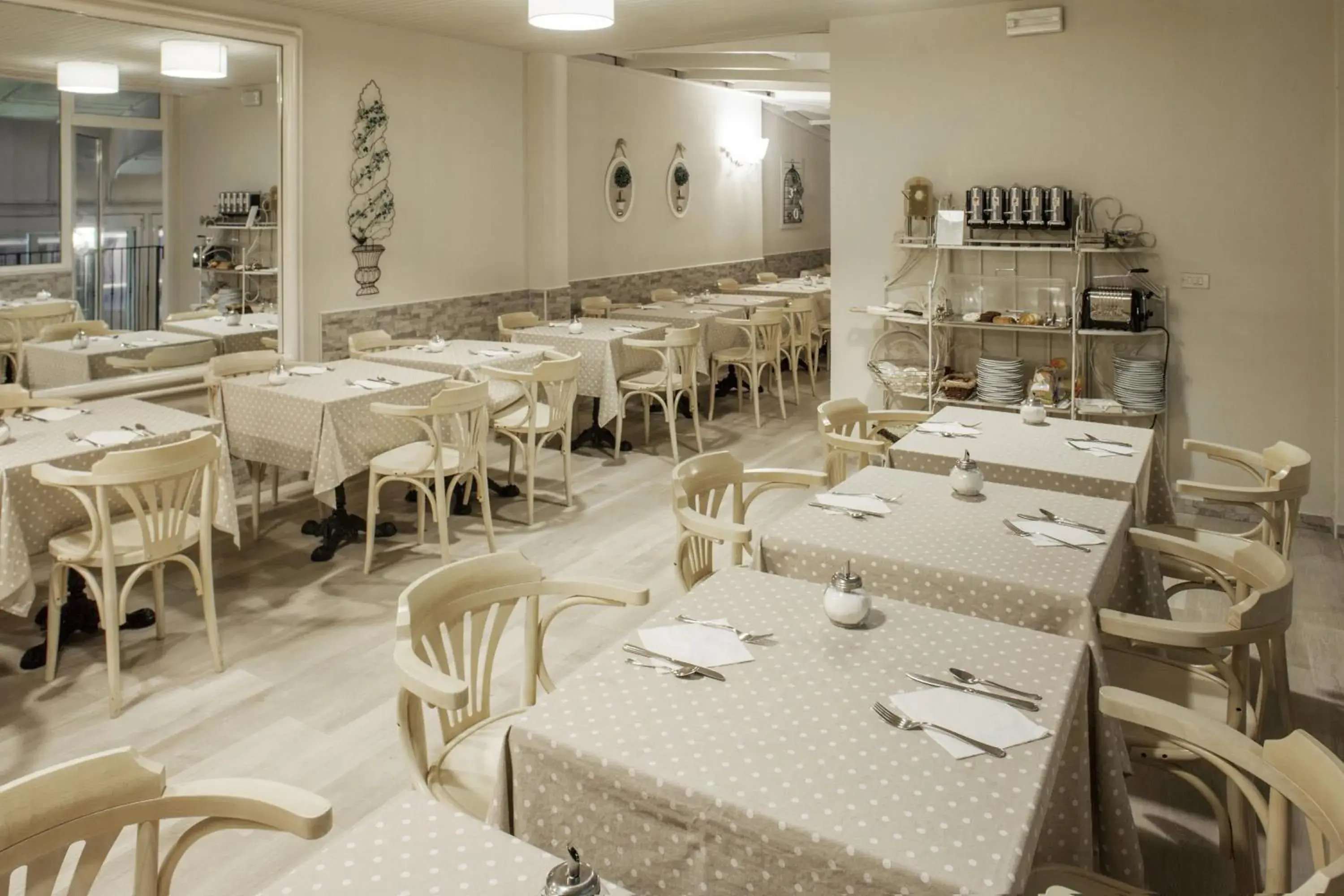 Restaurant/Places to Eat in Adua & Regina di Saba Wellness & Beauty