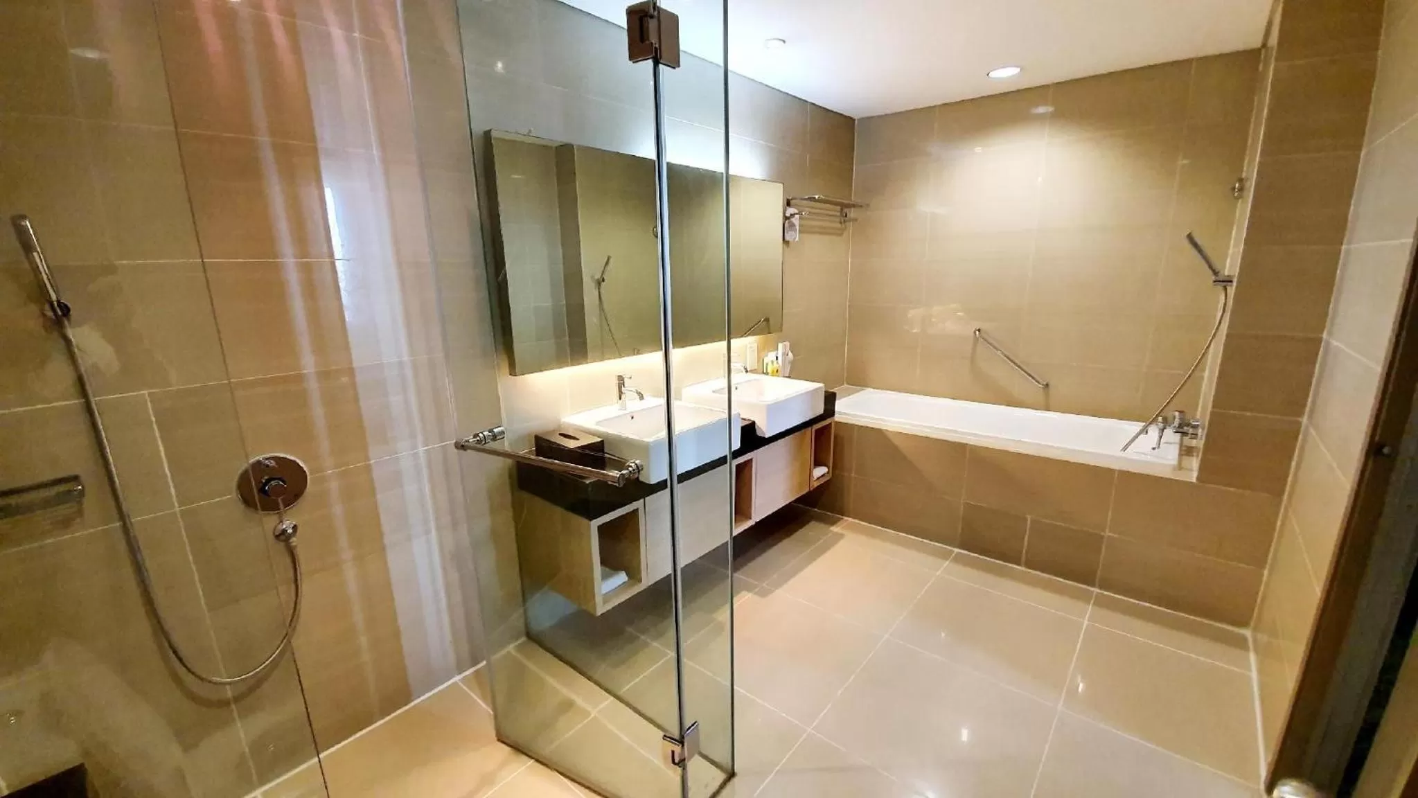 Bathroom in Swiss-Belhotel Mangga Besar