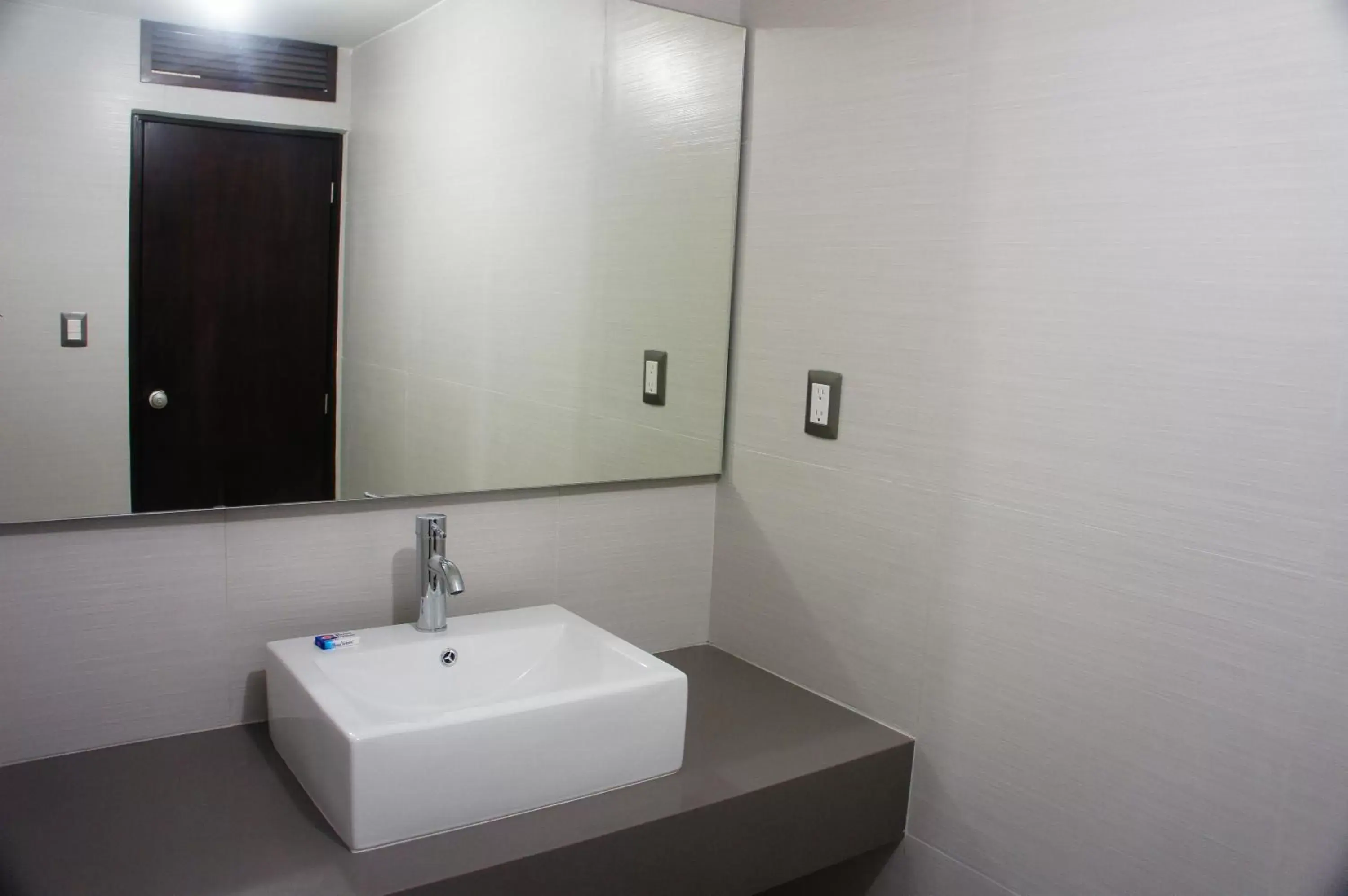 Bathroom in Suites San Luis