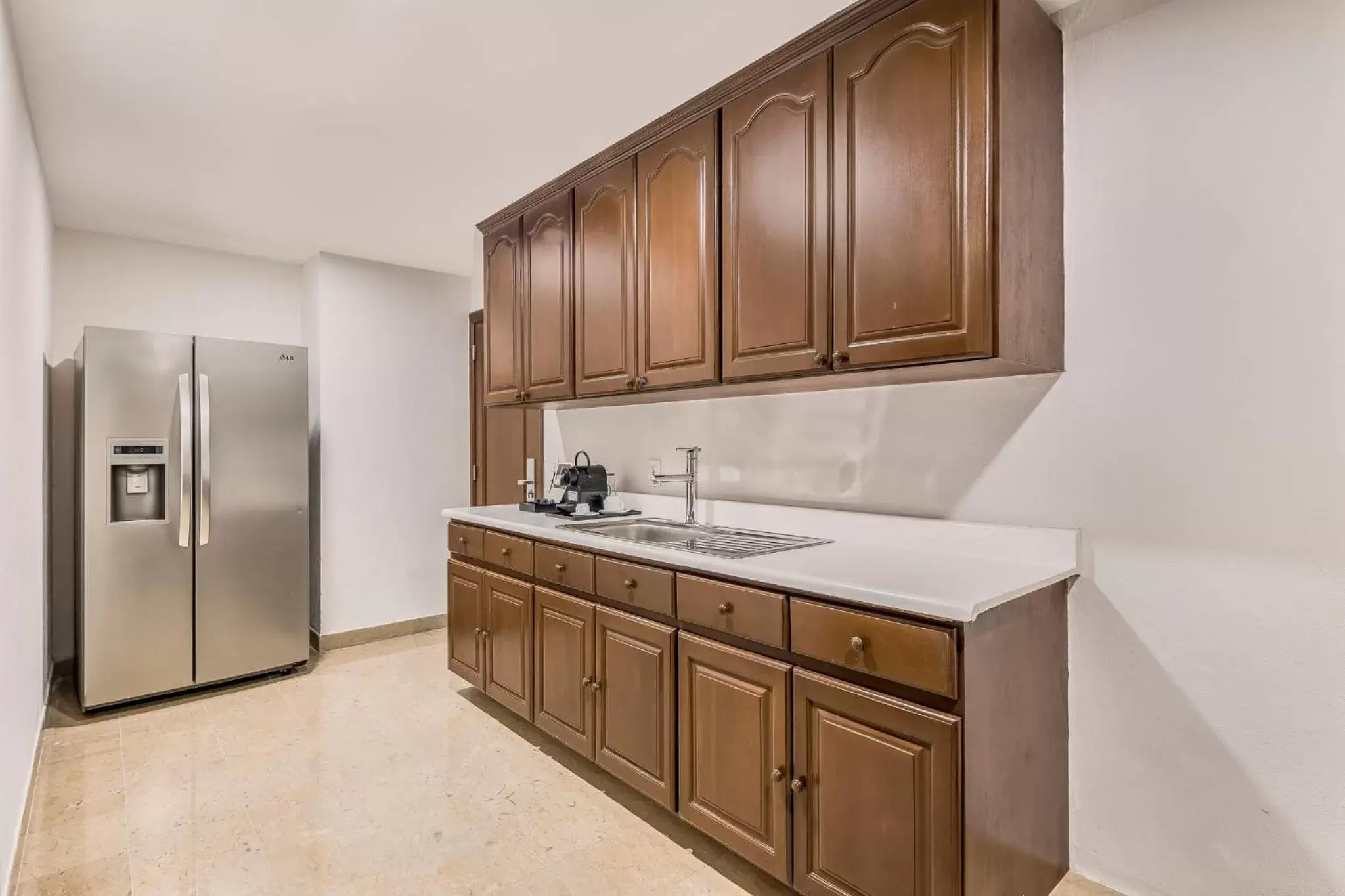 Photo of the whole room, Kitchen/Kitchenette in Fiesta Americana Merida