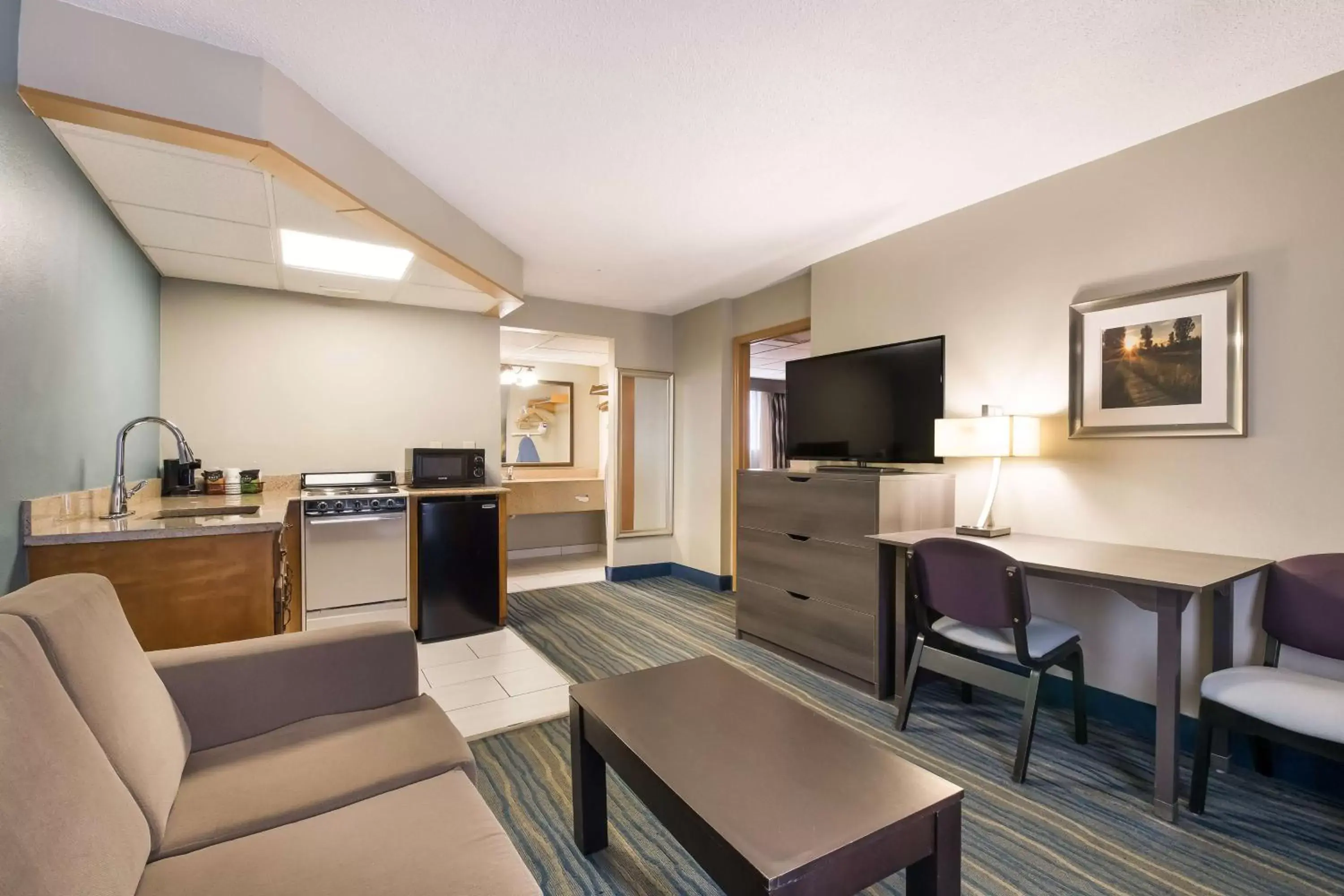 Bedroom, Seating Area in Best Western Inn Winchester