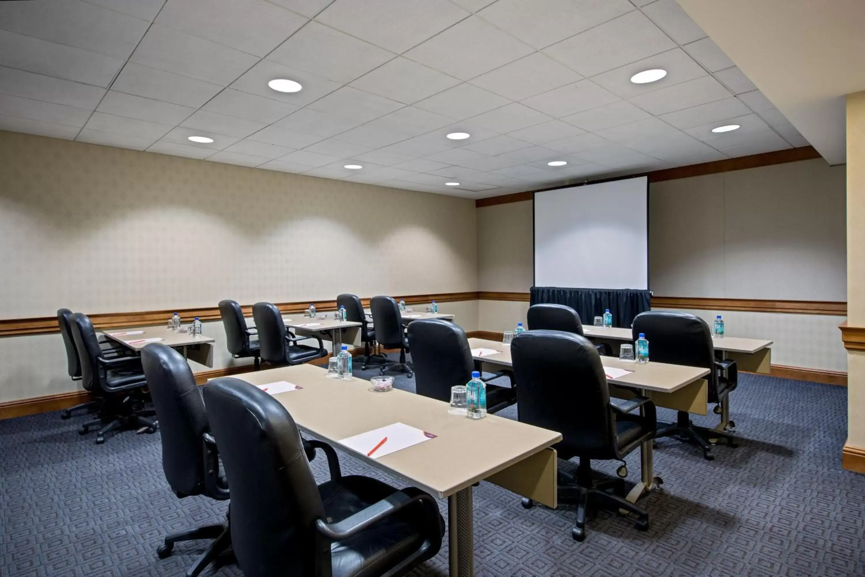 Meeting/conference room in Crowne Plaza Hotel Philadelphia - King of Prussia, an IHG Hotel