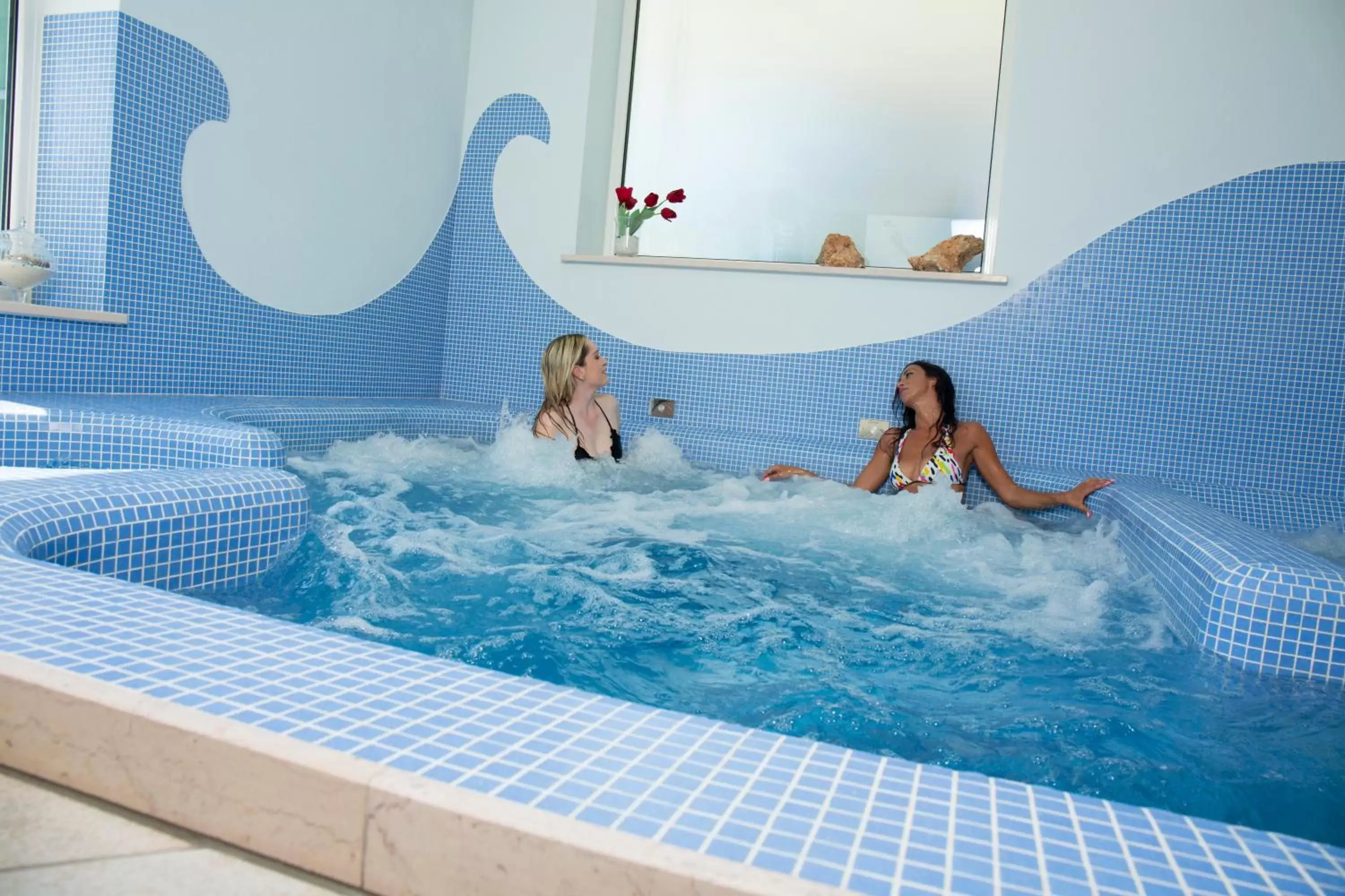 Hot Tub, Swimming Pool in Nero D'Avorio Aparthotel & SPA