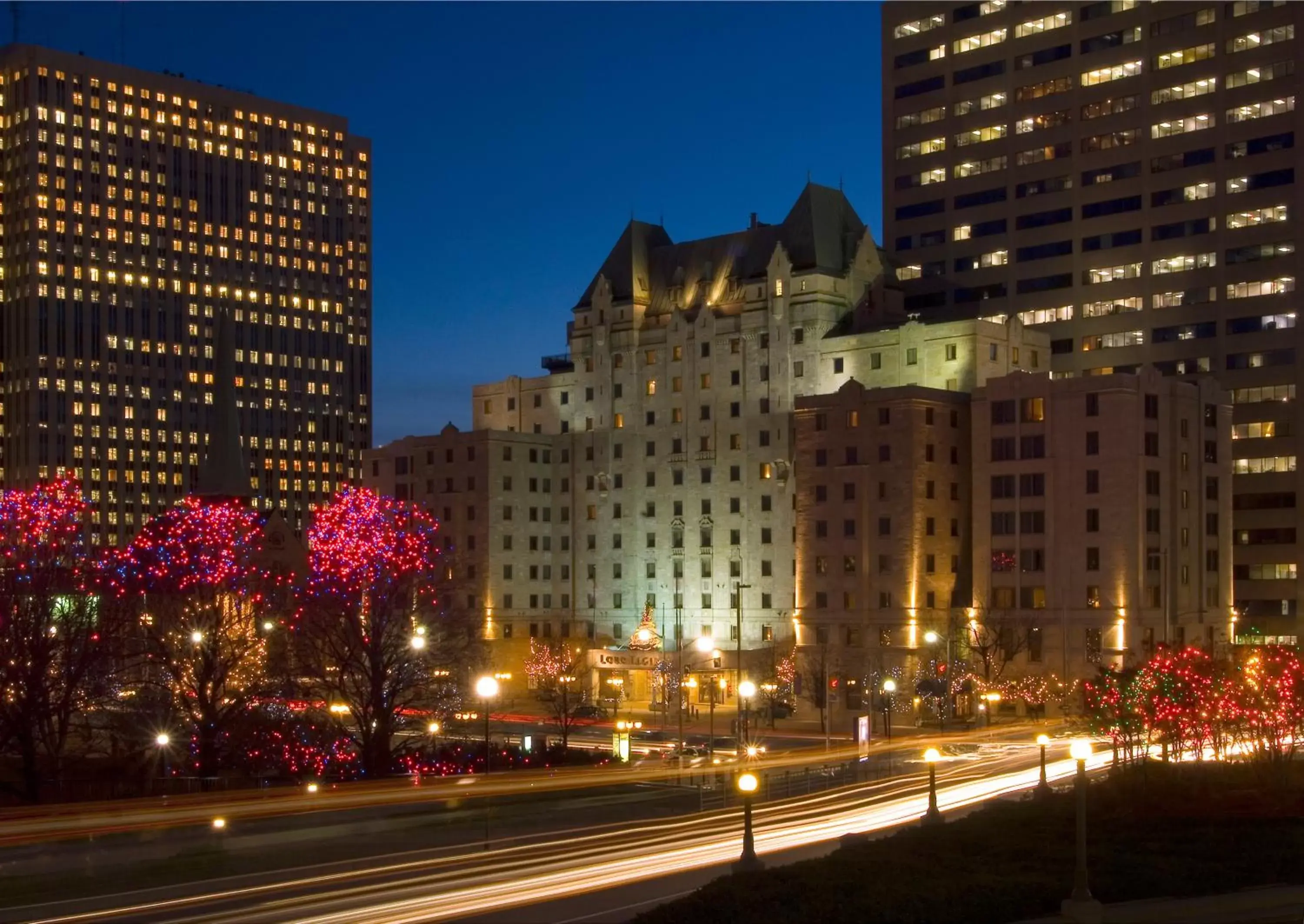 Nearby landmark, Property Building in Lord Elgin Hotel