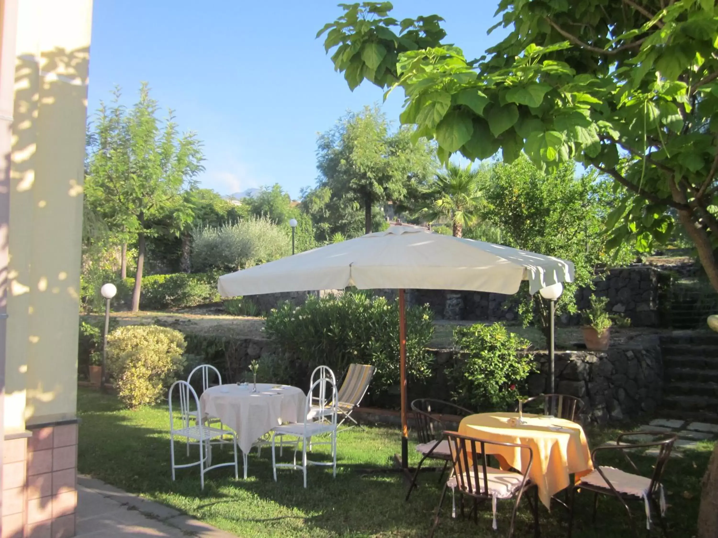 Garden, Restaurant/Places to Eat in B&B BOUTIQUE DI CHARME "ETNA-RELAX-NATURA"
