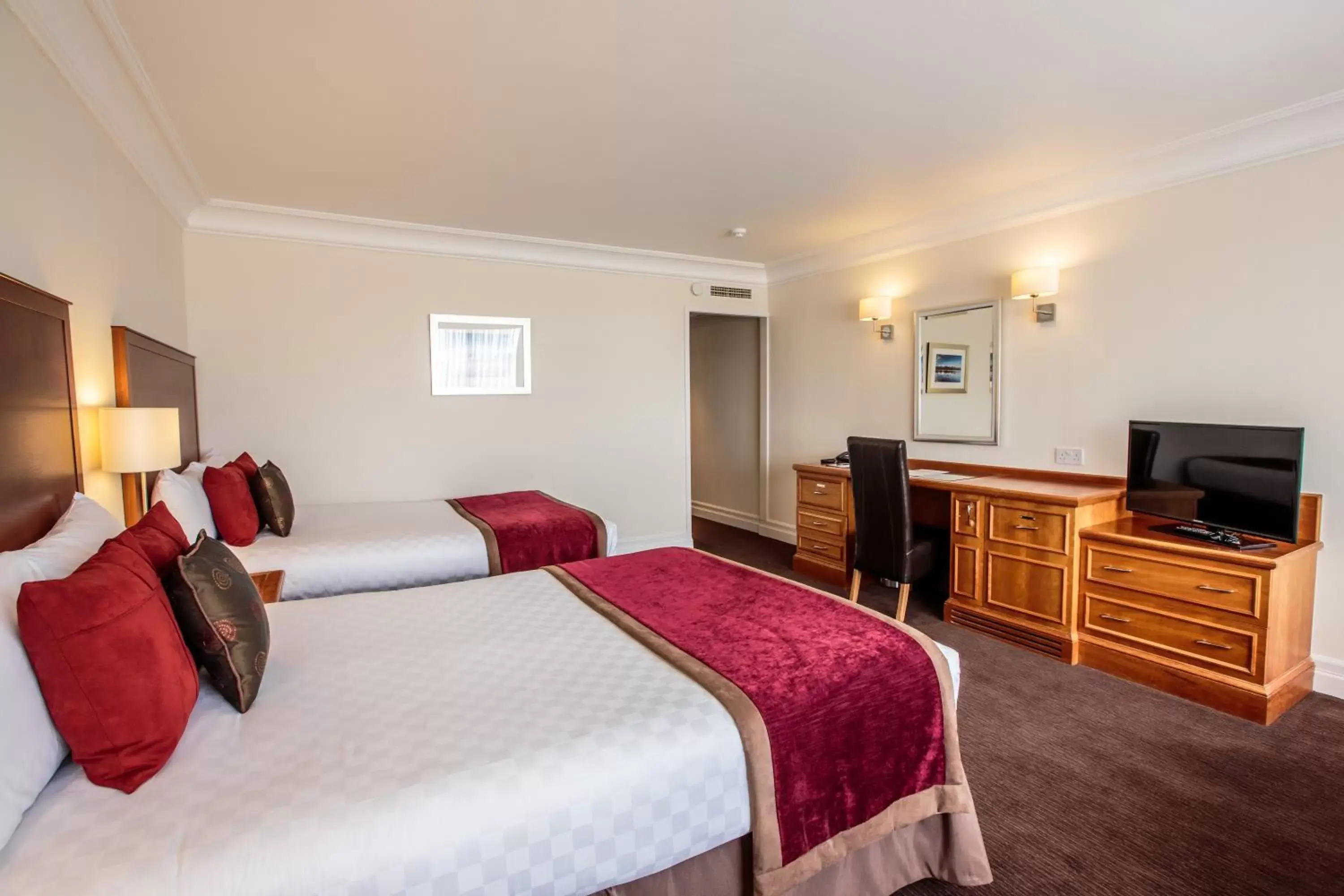 Photo of the whole room, Bed in The Aberdeen Altens Hotel Photo of the whole room, Bed in The Aberdeen Altens Hotel