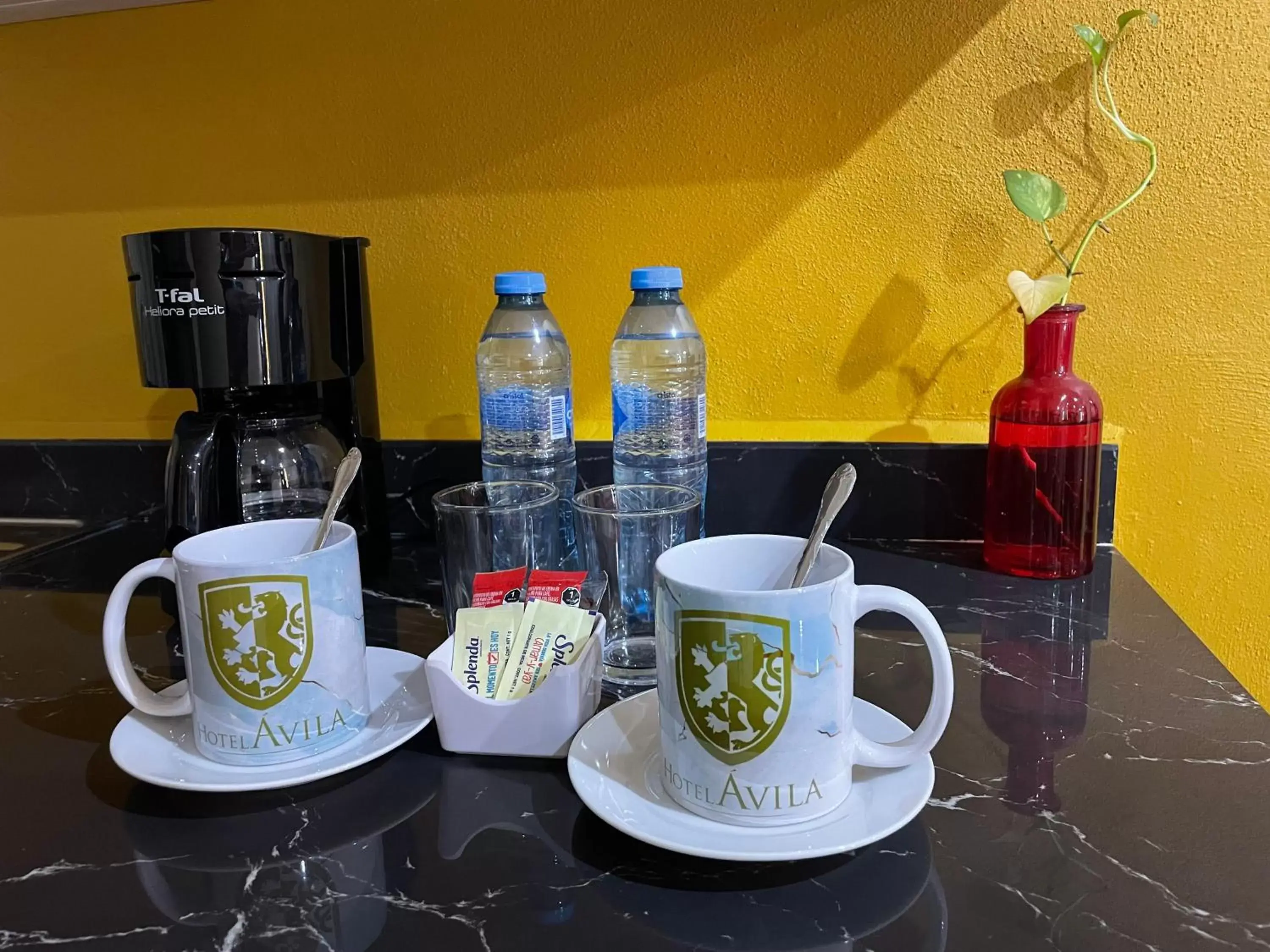 Coffee/tea facilities in Hotel Avila