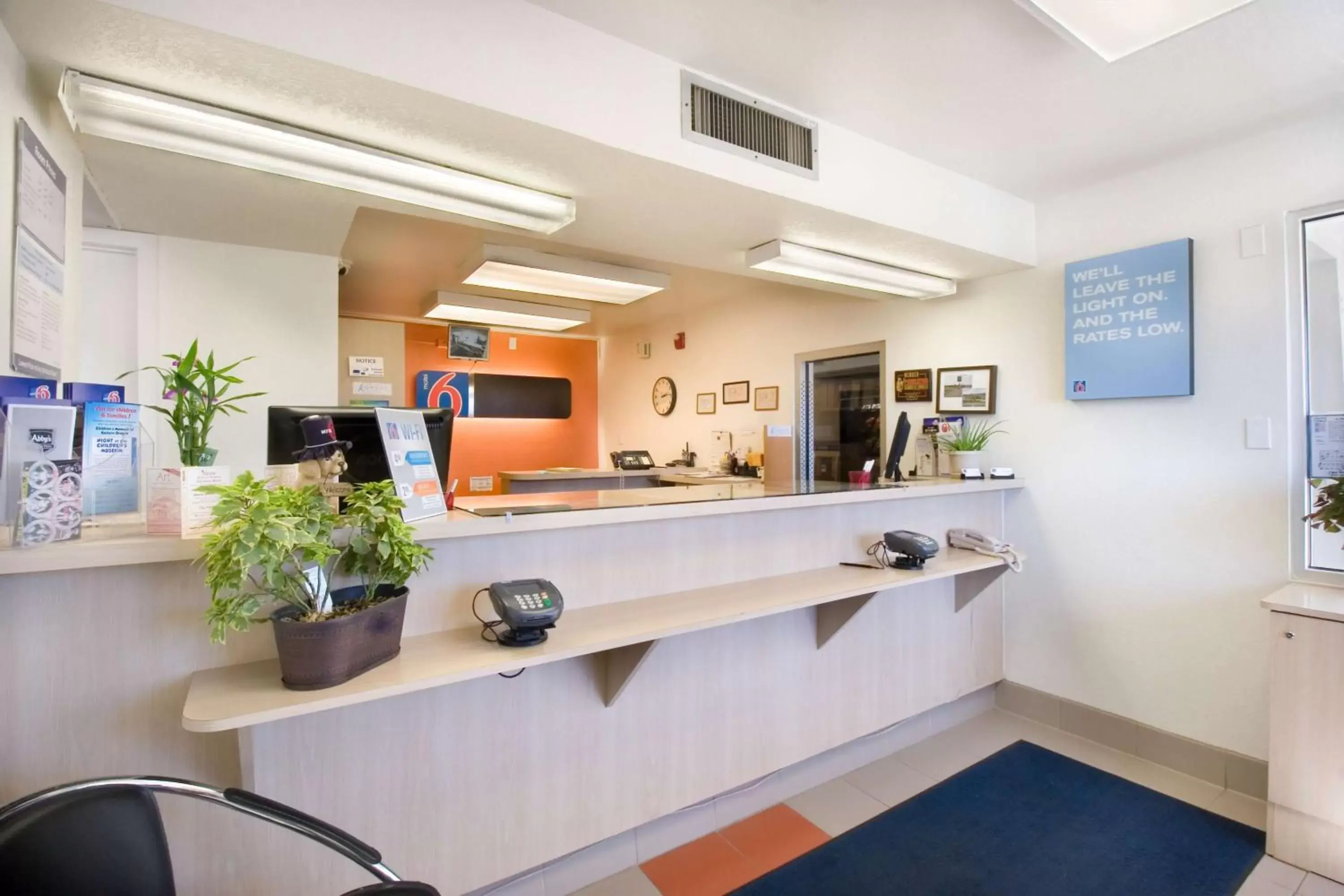 Lobby or reception, Lounge/Bar in Motel 6-Pendleton, OR