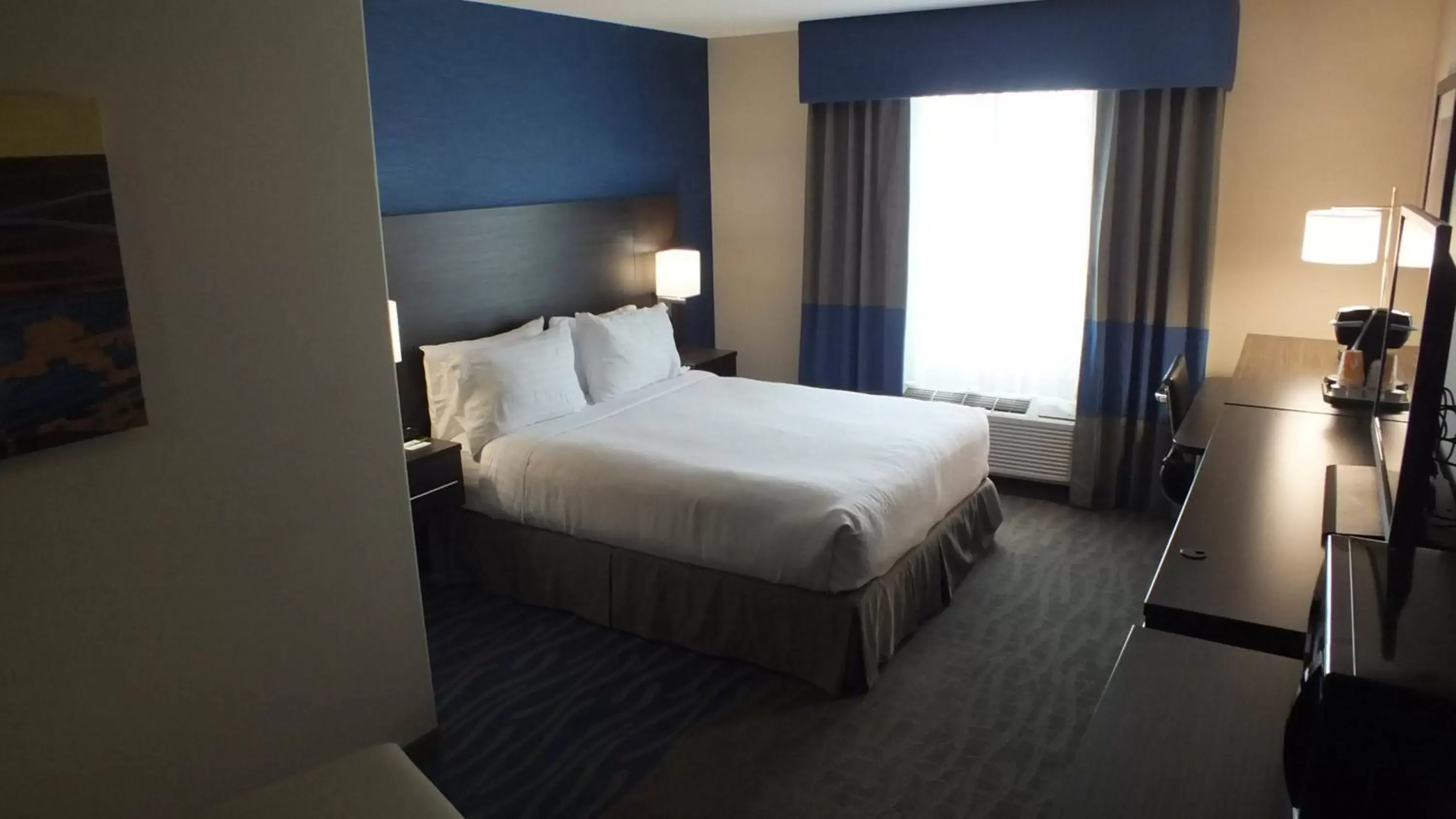 Photo of the whole room, Bed in Holiday Inn Hotel & Suites Regina, an IHG Hotel