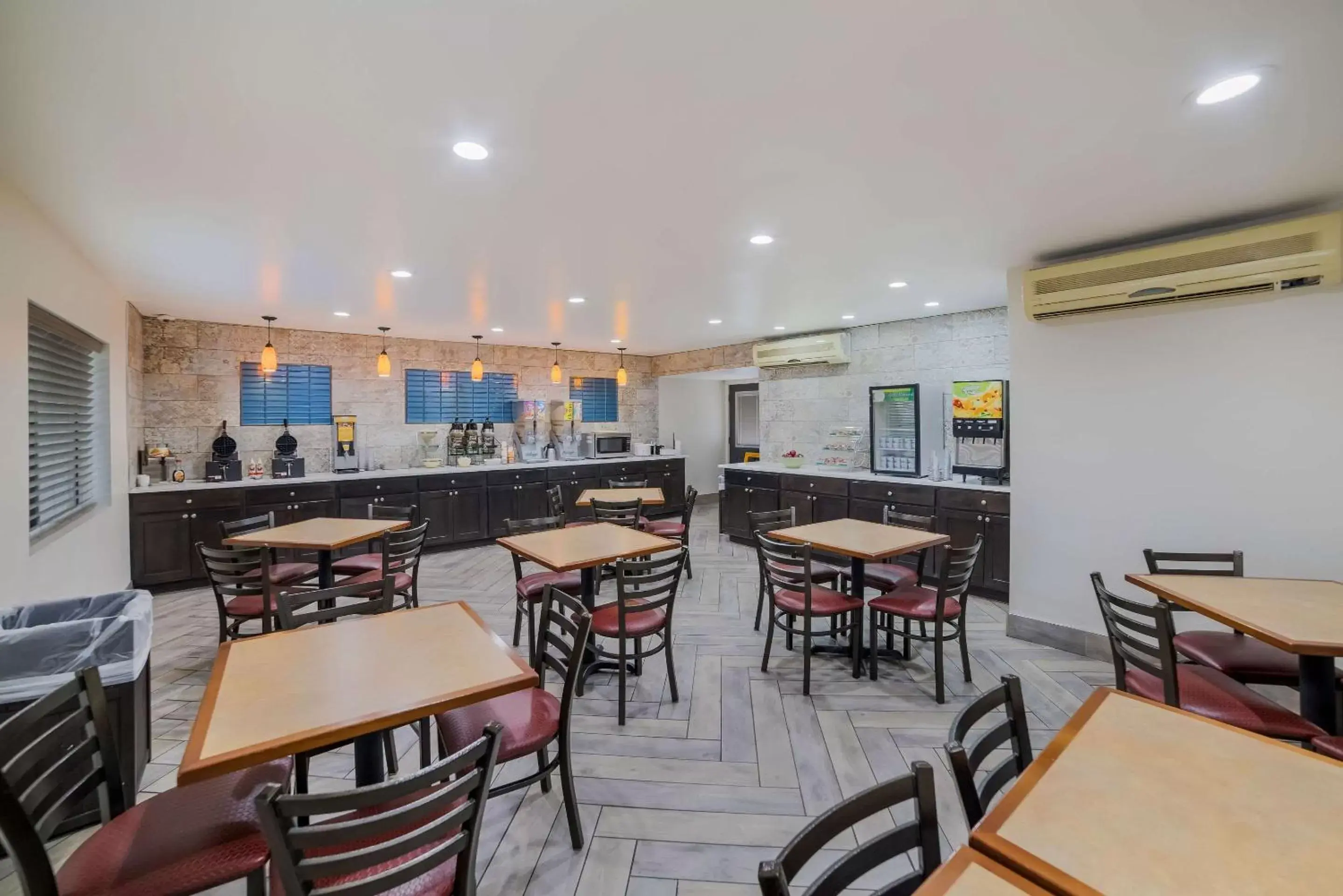 Breakfast in Quality Inn & Suites Goodyear - Phoenix West Breakfast in Quality Inn & Suites Goodyear - Phoenix West