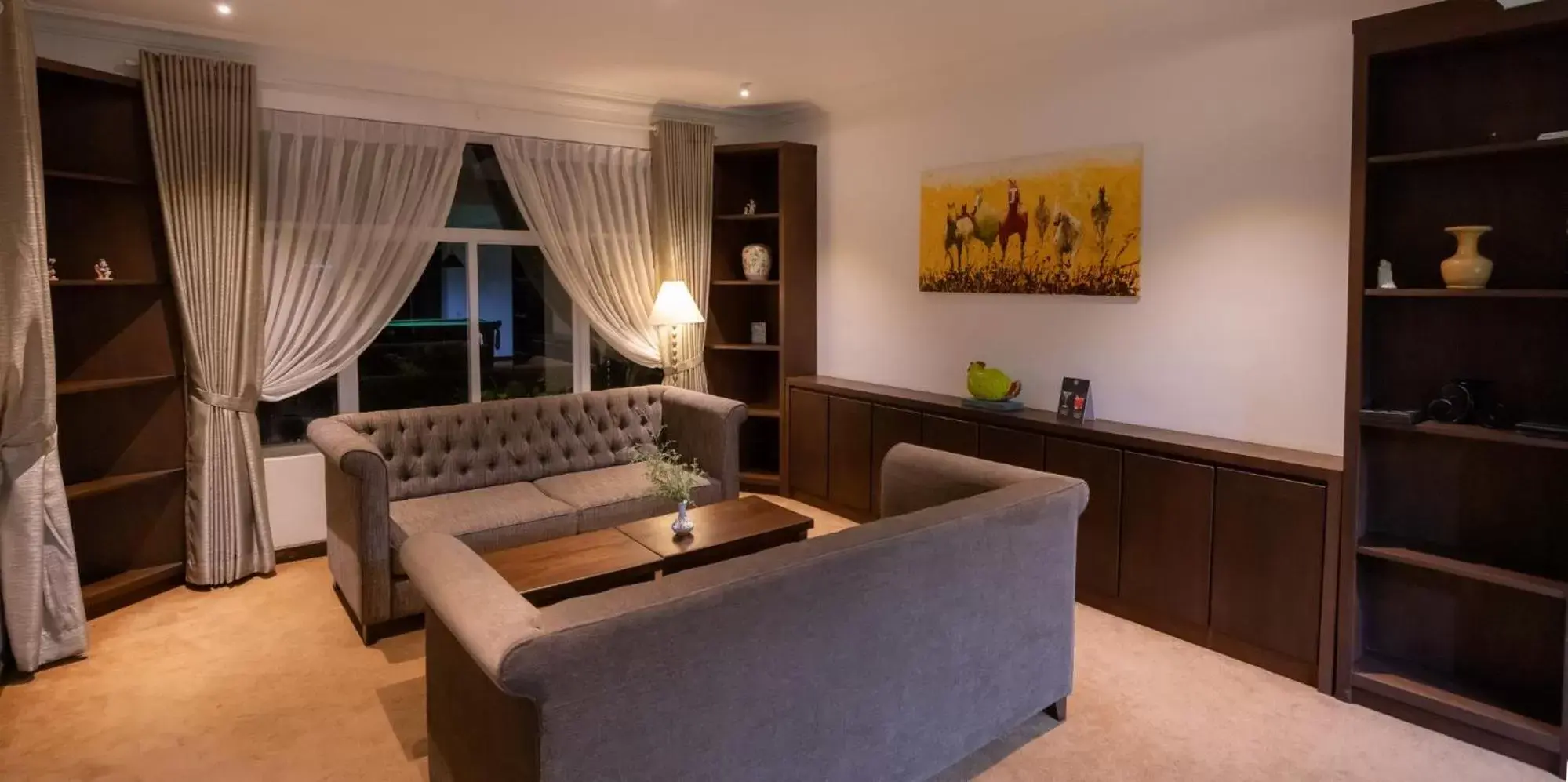 Lounge or bar, Seating Area in Galway Heights Hotel