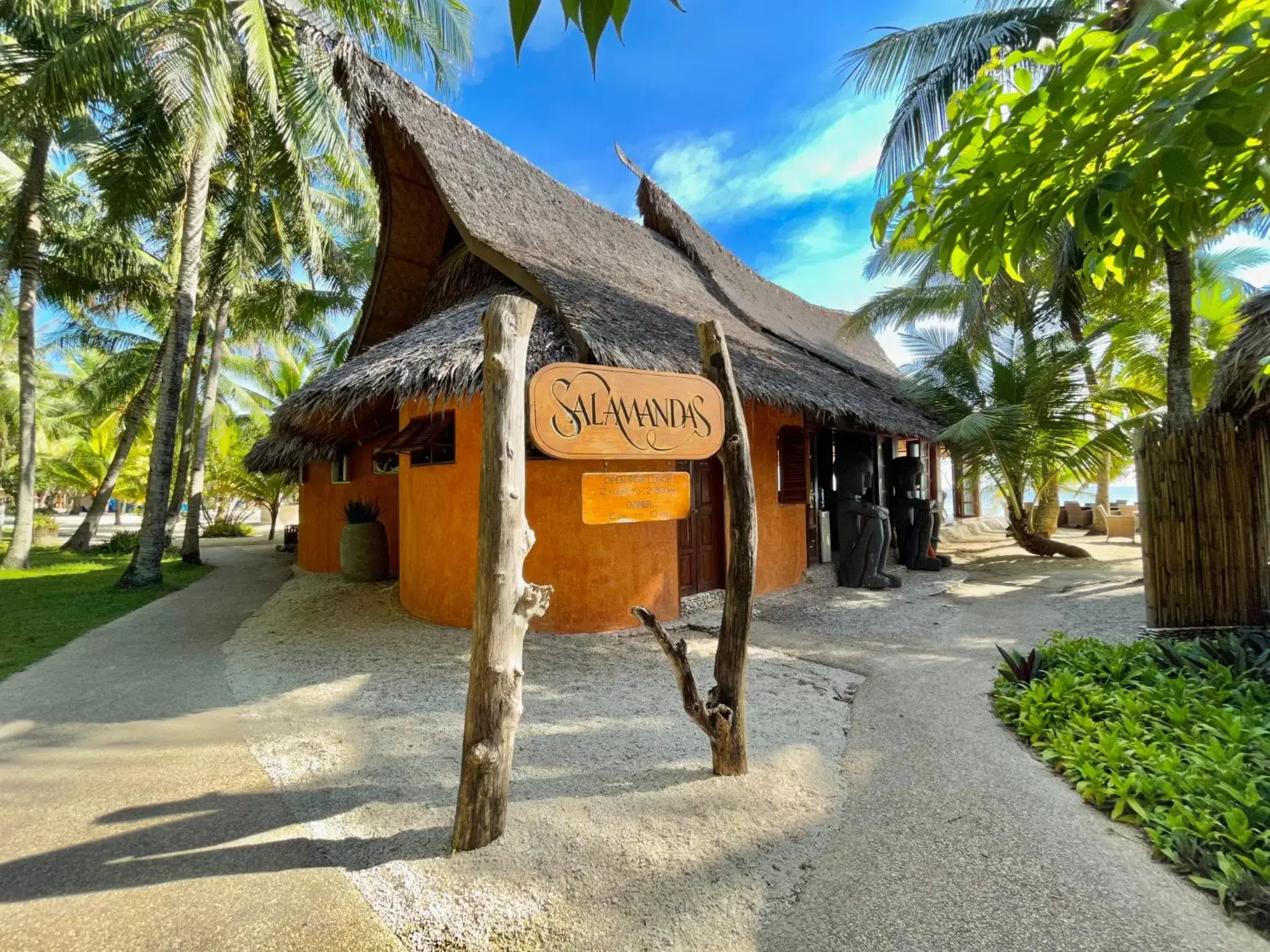 Restaurant/places to eat in Coco Grove Beach Resort, Siquijor Island