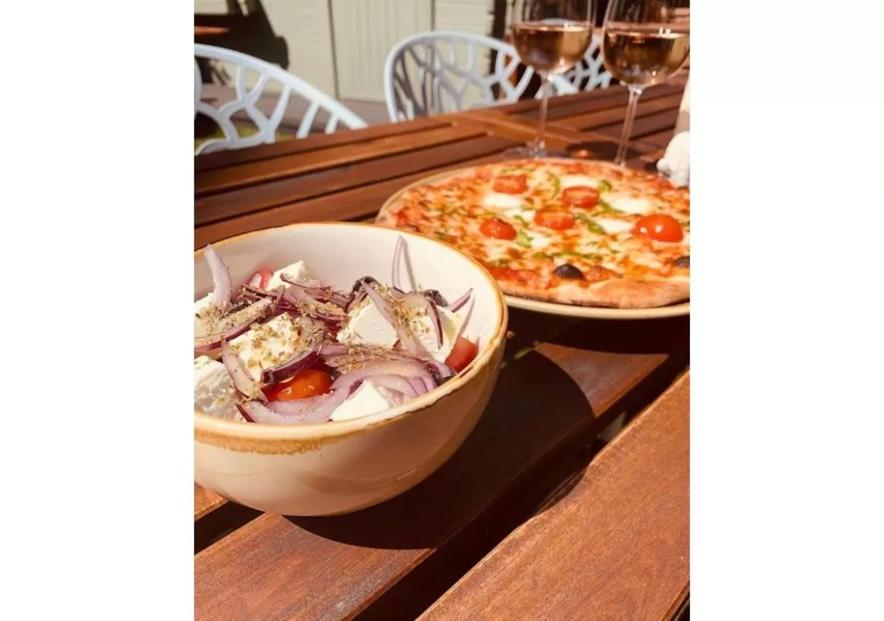 Food and drinks in Florence Gardens Boutique Hotel and Restaurant