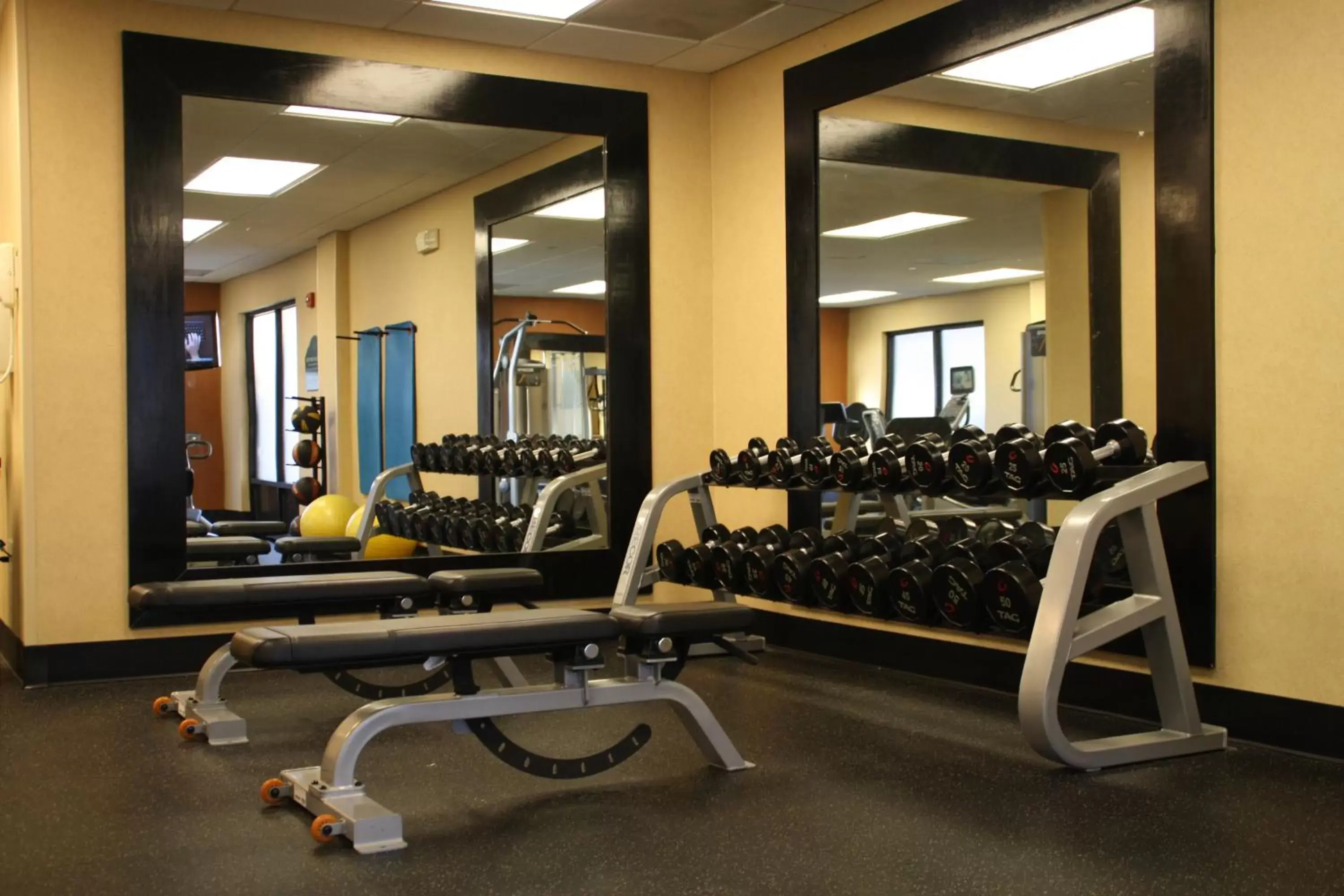 Fitness centre/facilities, Fitness Center/Facilities in Wingate by Wyndham - Charlotte Airport South I-77 at Tyvola