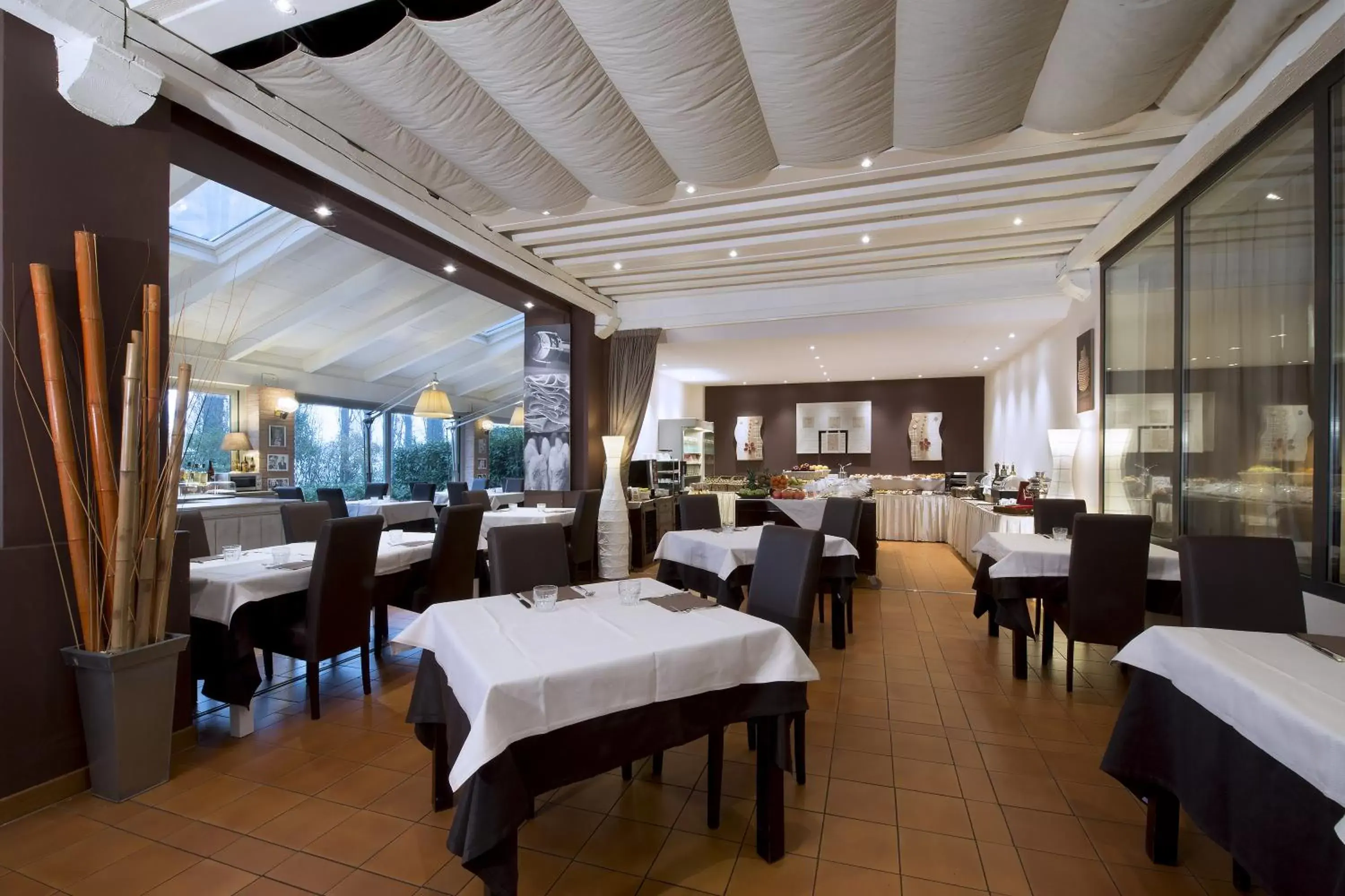 Restaurant/Places to Eat in CDH Hotel Villa Ducale
