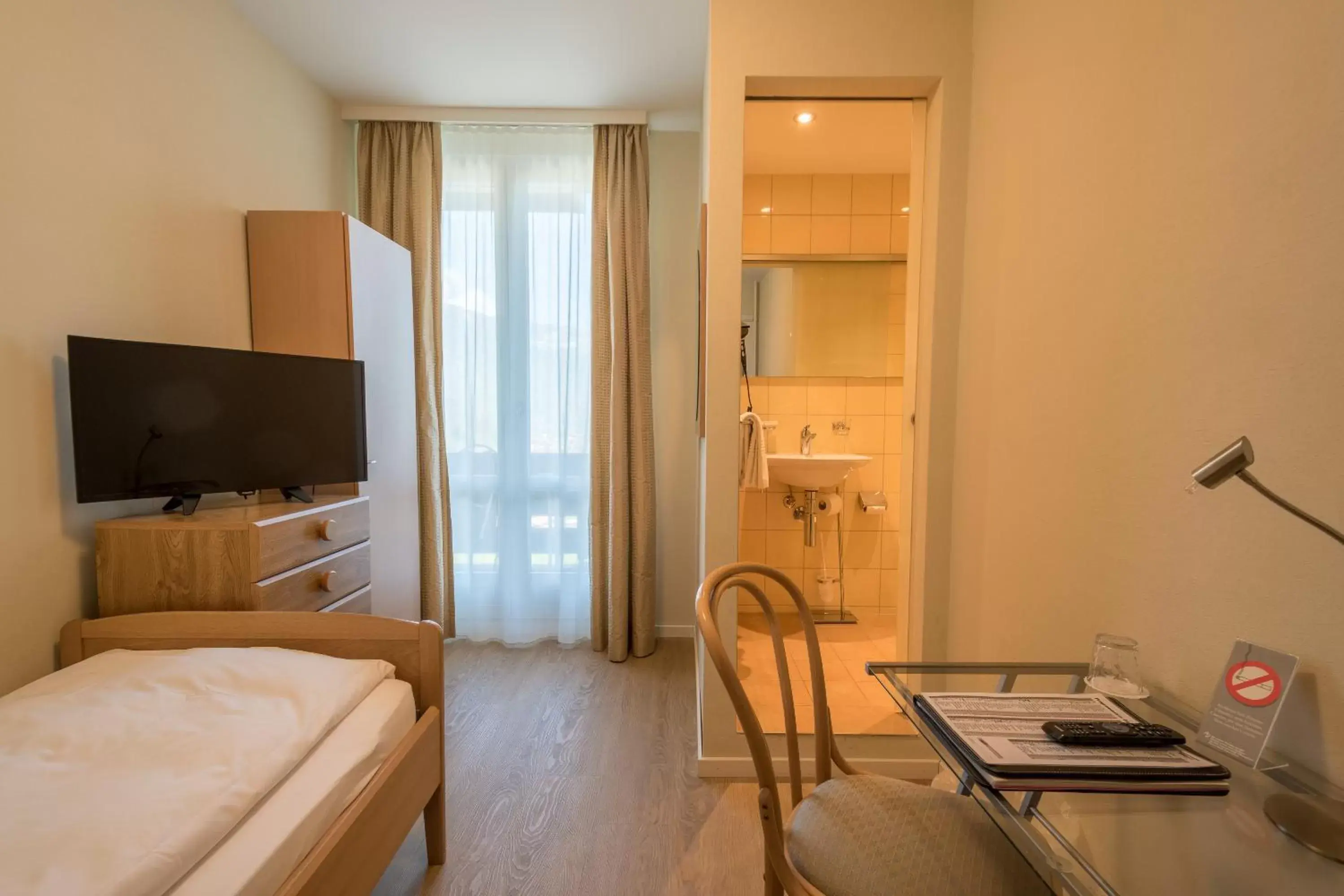 Standard Single Room in Hotel Berghof Amaranth