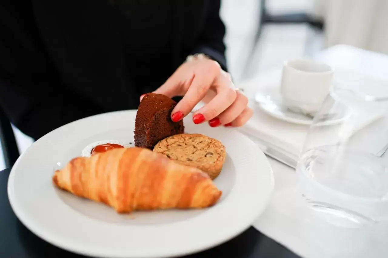 Continental breakfast in PM HOTEL