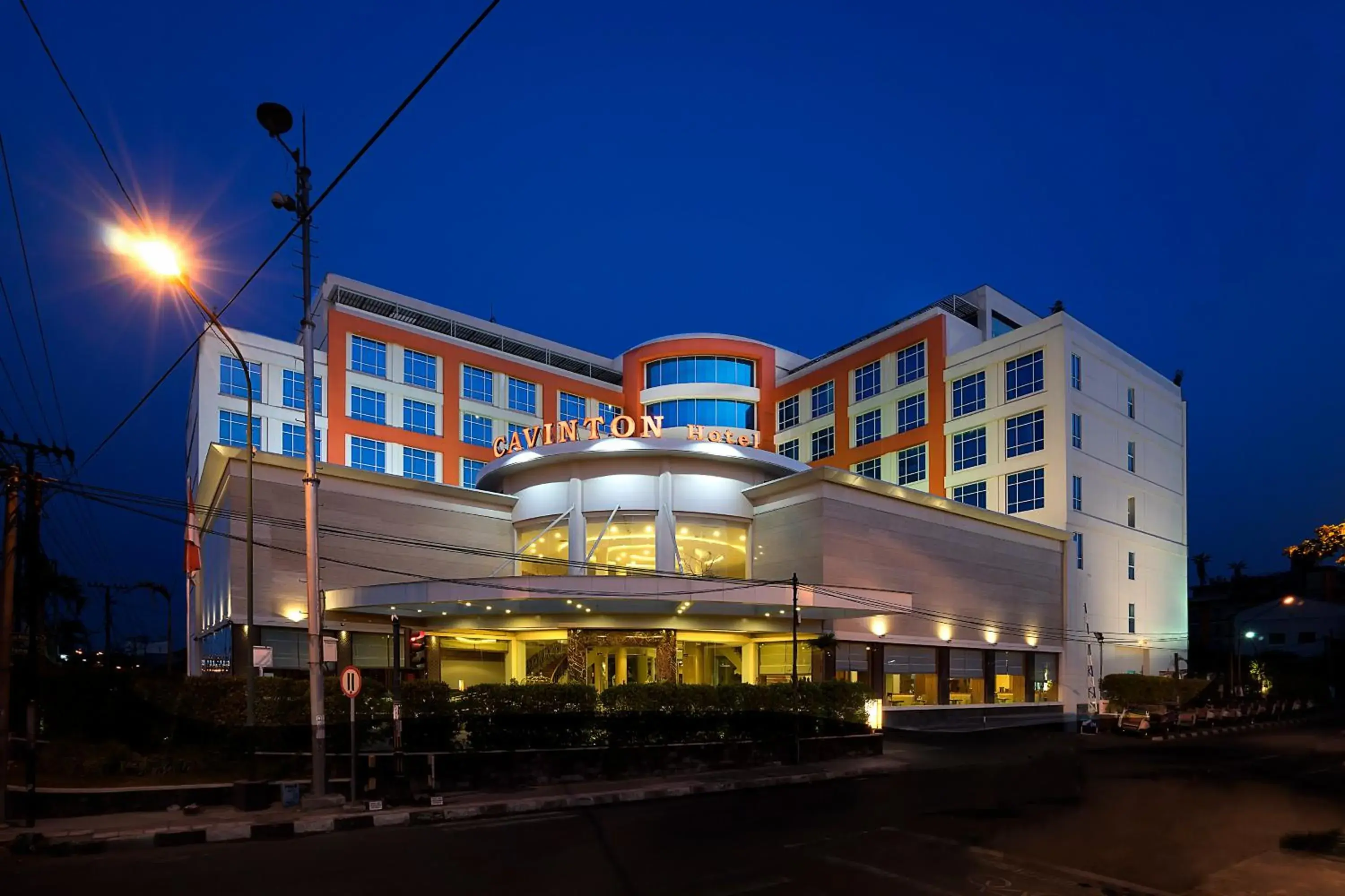 Facade/entrance, Property Building in Cavinton Hotel Yogyakarta by Tritama Hospitality