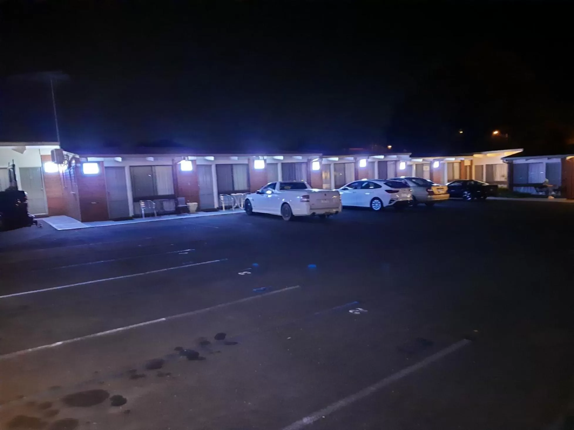 Parking in Abbotswood Motor Inn