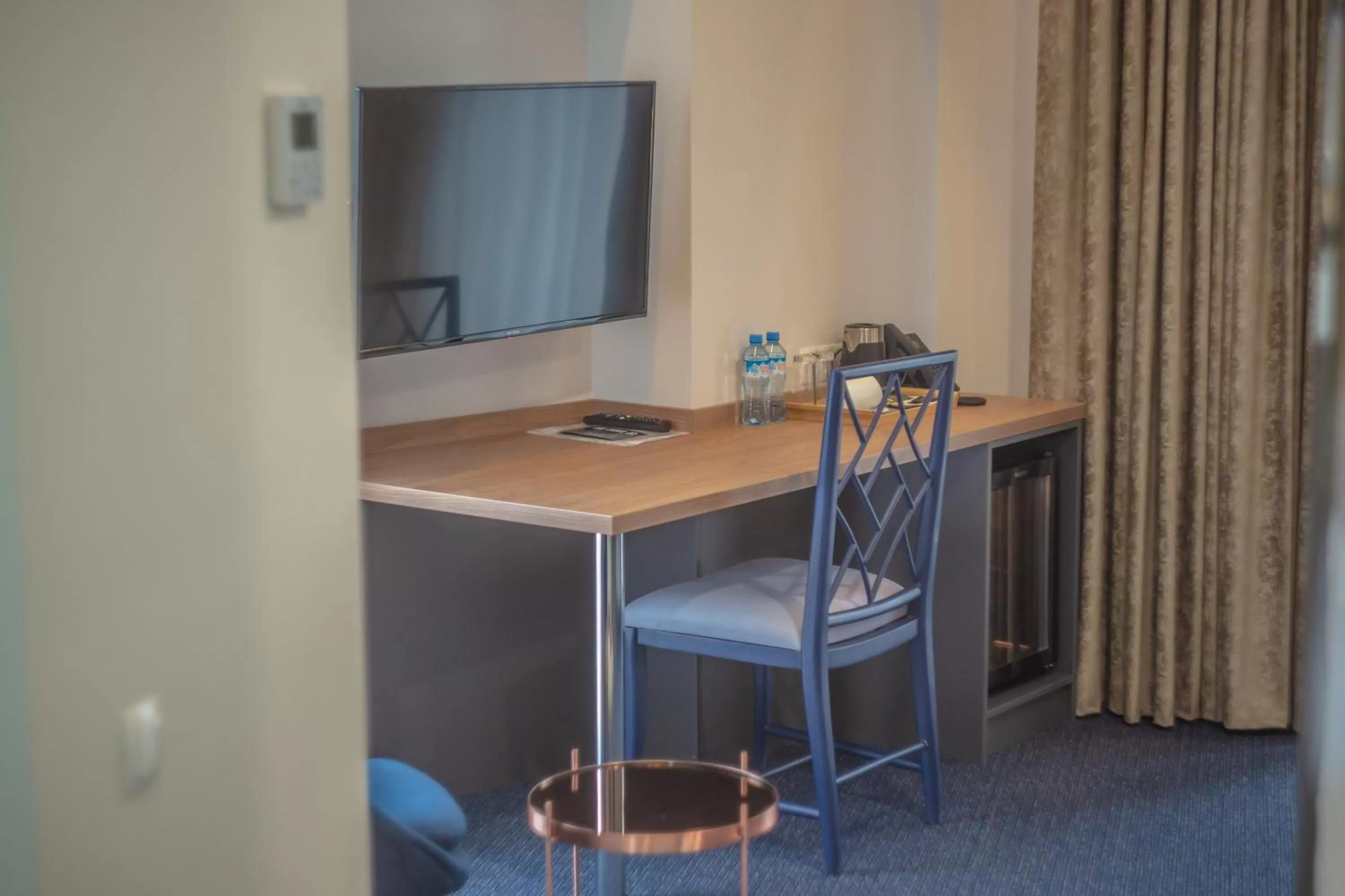 TV and multimedia, TV/Entertainment Center in Hotel Banovani